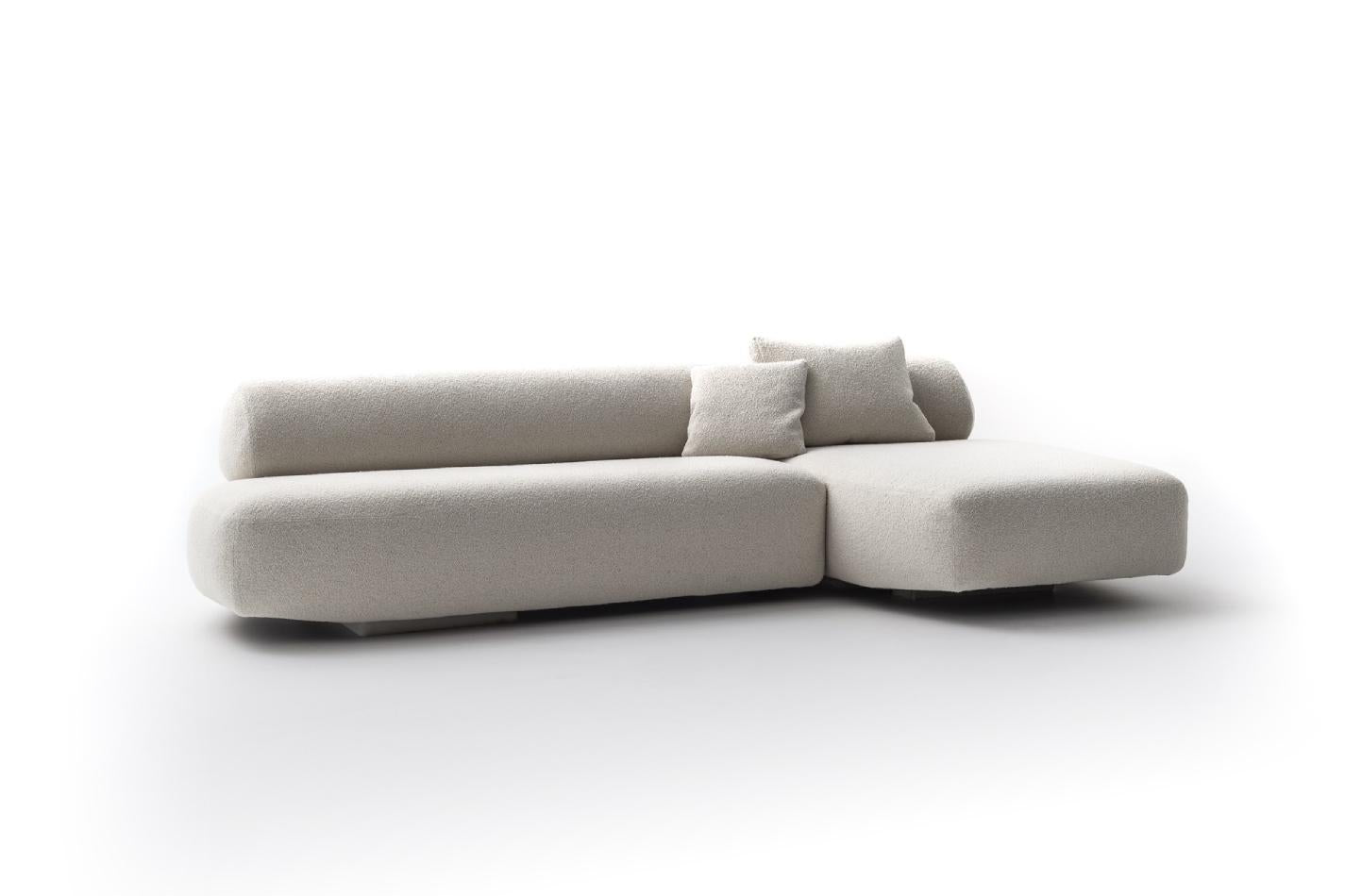 https://a.1stdibscdn.com/moroso-gogan-composition-sofa-in-orsetto-milky-white-by-patricia-urquiola-for-sale-picture-4/f_16392/f_466907221758098949669/s9t1554_1__master.jpg