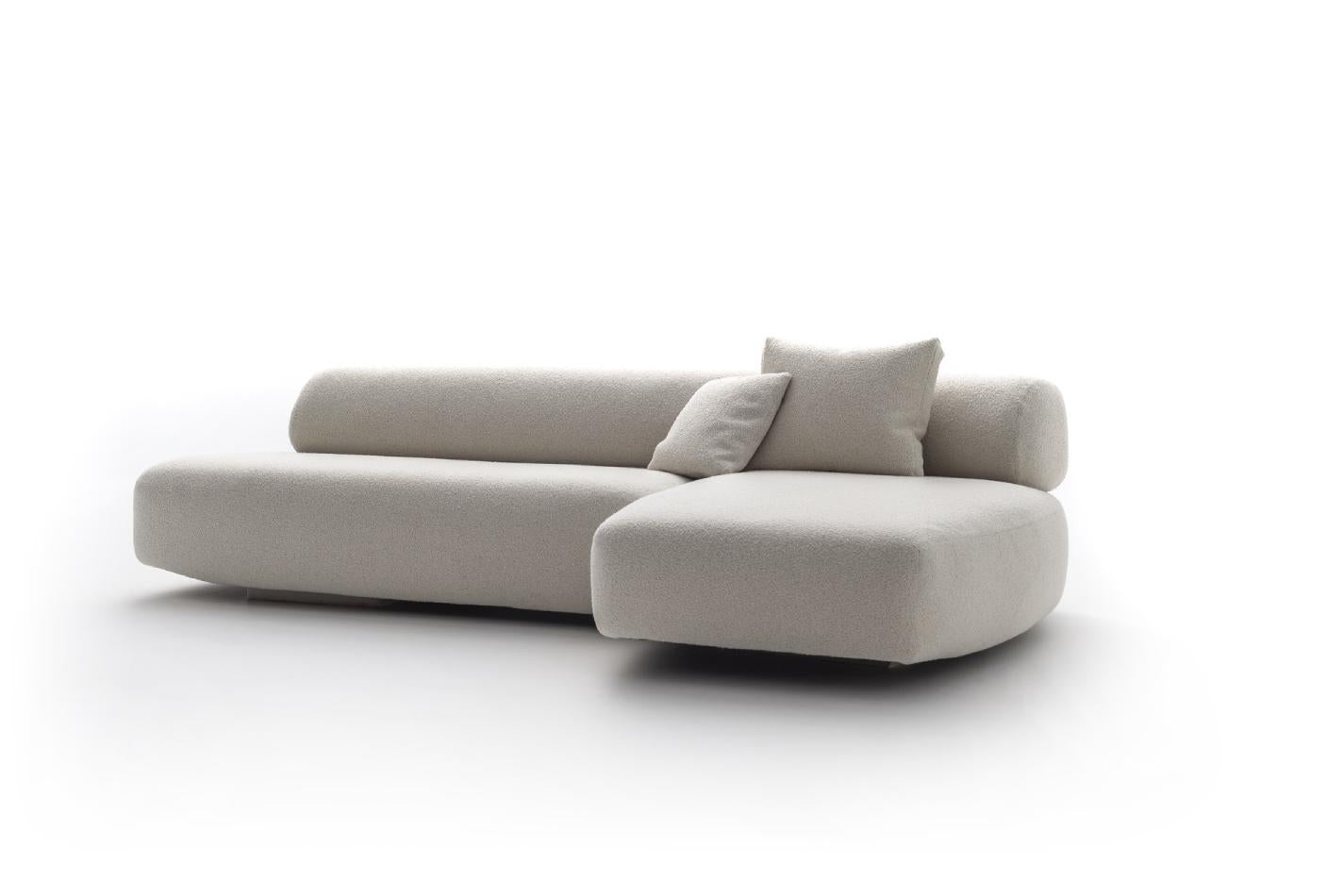 https://a.1stdibscdn.com/moroso-gogan-composition-sofa-in-orsetto-milky-white-by-patricia-urquiola-for-sale-picture-2/f_16392/f_466907221758098949220/s9t1562_1__master.jpg