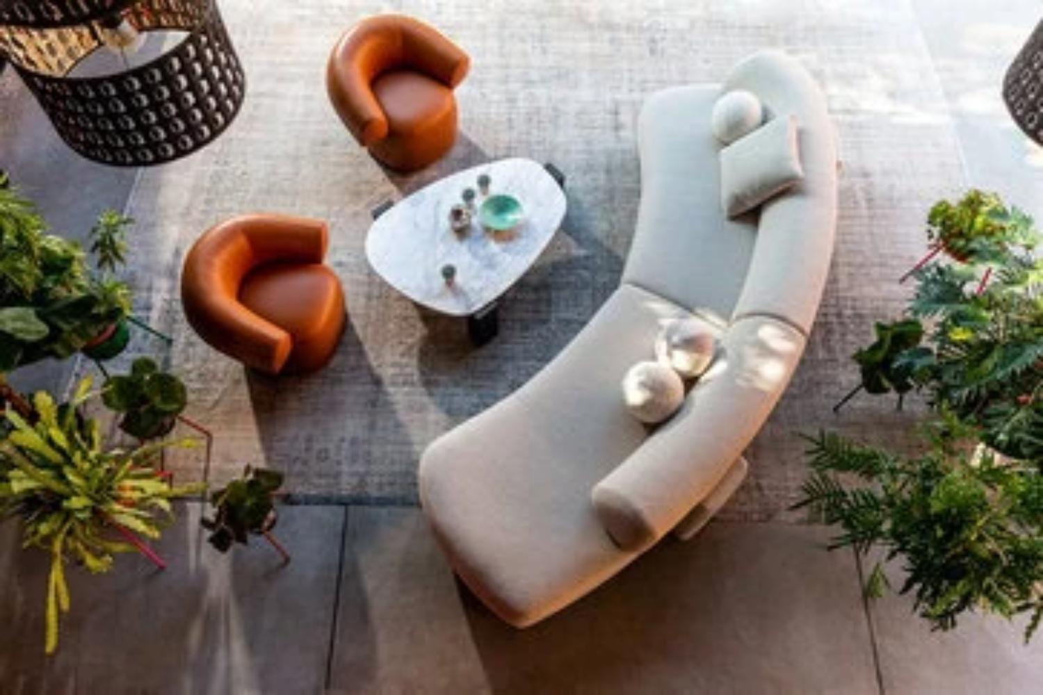 https://a.1stdibscdn.com/moroso-gogan-sofa-by-patricia-urquiola-for-sale-picture-8/f_16392/f_466908721758099527542/s9t9948_master.jpg