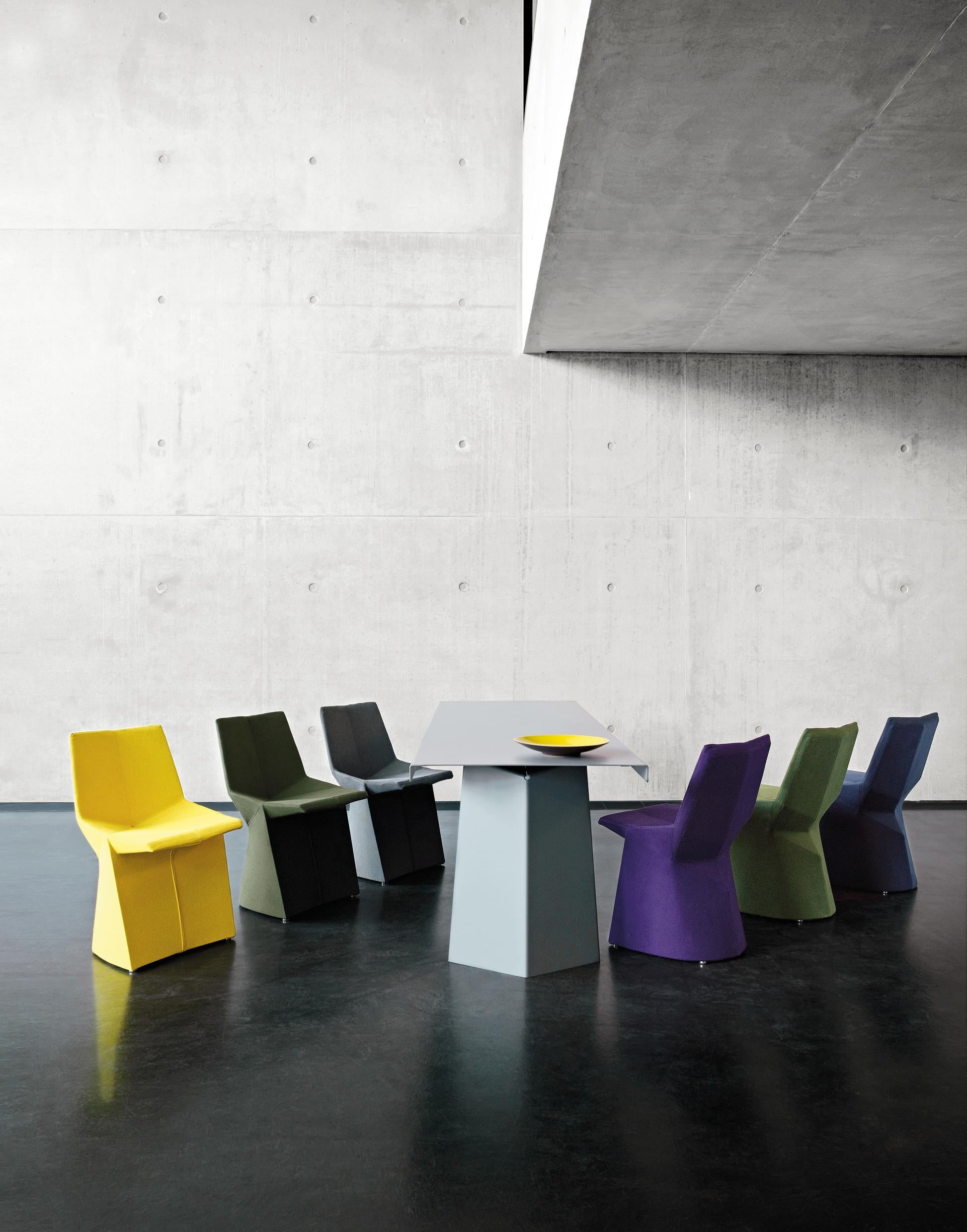 https://a.1stdibscdn.com/classicon-mars-chair-in-black-by-konstantin-grcic-for-sale-picture-3/12330573/f_138524511551439737347/seelen_mars_pallas_2_2__master.jpg
