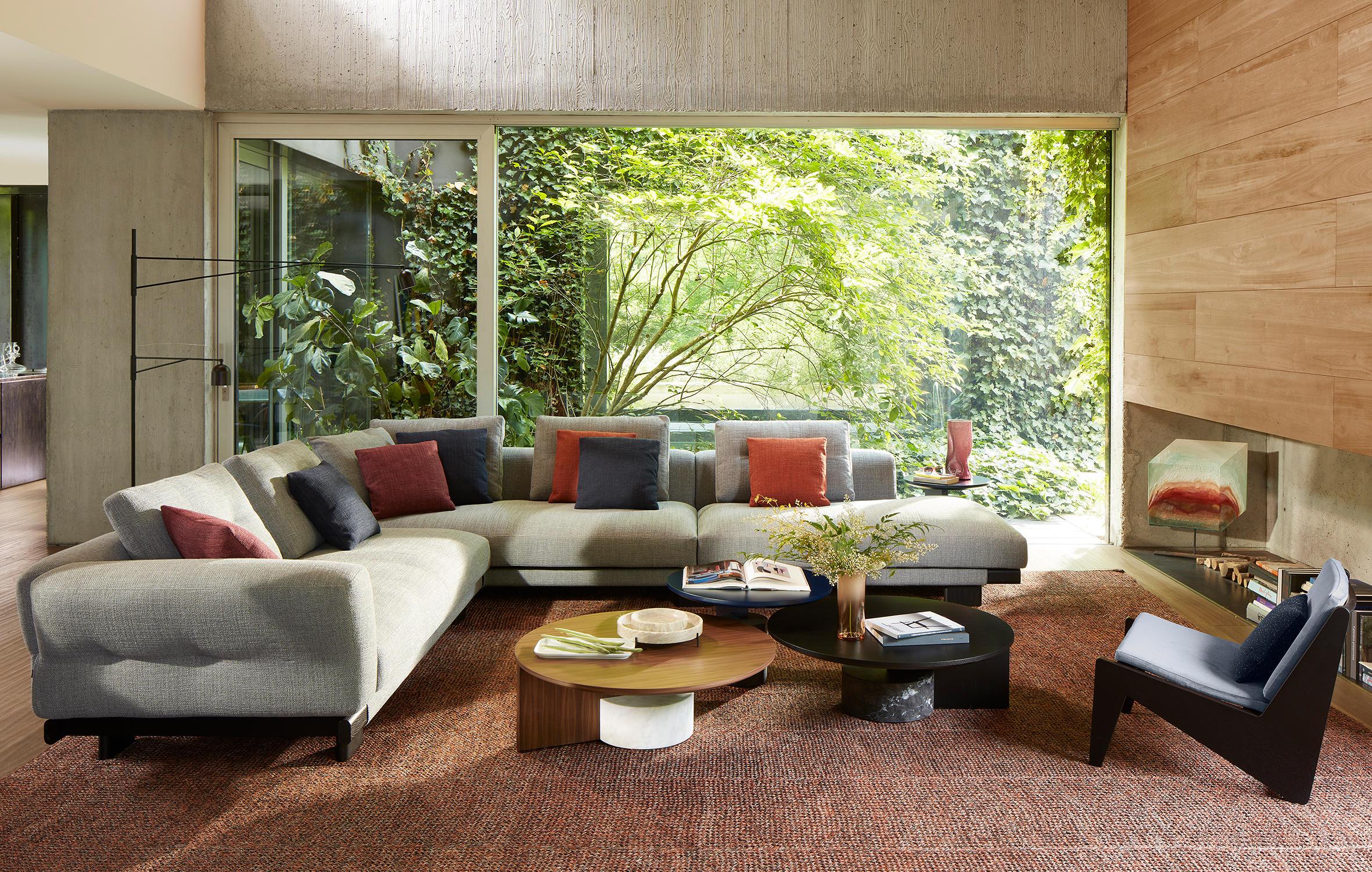 https://a.1stdibscdn.com/set-of-two-sengu-low-tables-by-patricia-urquiola-for-cassina-for-sale-picture-17/f_14272/f_383647121707667297101/sengu_ambient_2_fam_g_arcit18_master.jpg