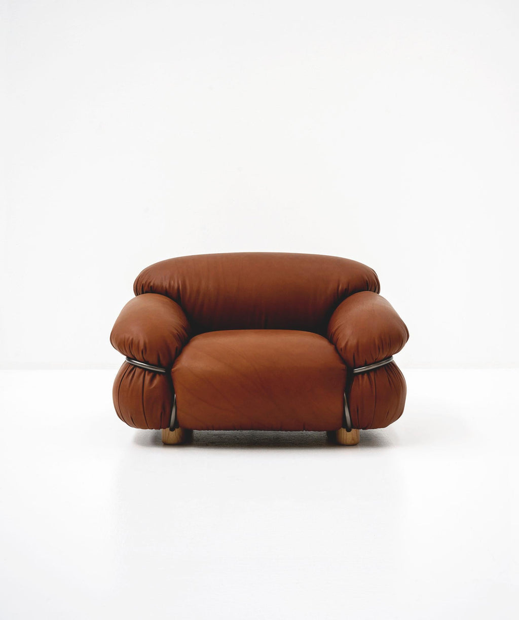 https://a.1stdibscdn.com/tacchini-sesann-sofa-designed-by-gianfranco-frattini-with-painted-frame-for-sale-picture-9/f_44652/f_222250821611330459685/sessann_armchair_1_master.jpg