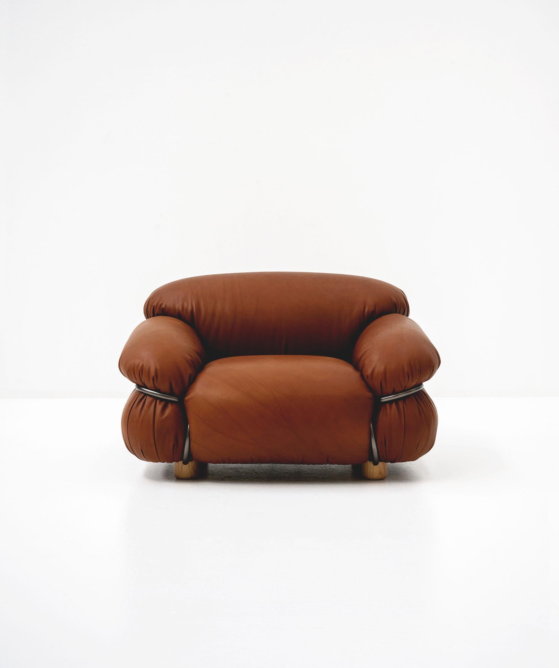 https://a.1stdibscdn.com/tacchini-sesann-sofa-designed-by-gianfranco-frattini-with-painted-frame-for-sale-picture-9/f_44652/f_222250821611330459685/sessann_armchair_1_master.jpg