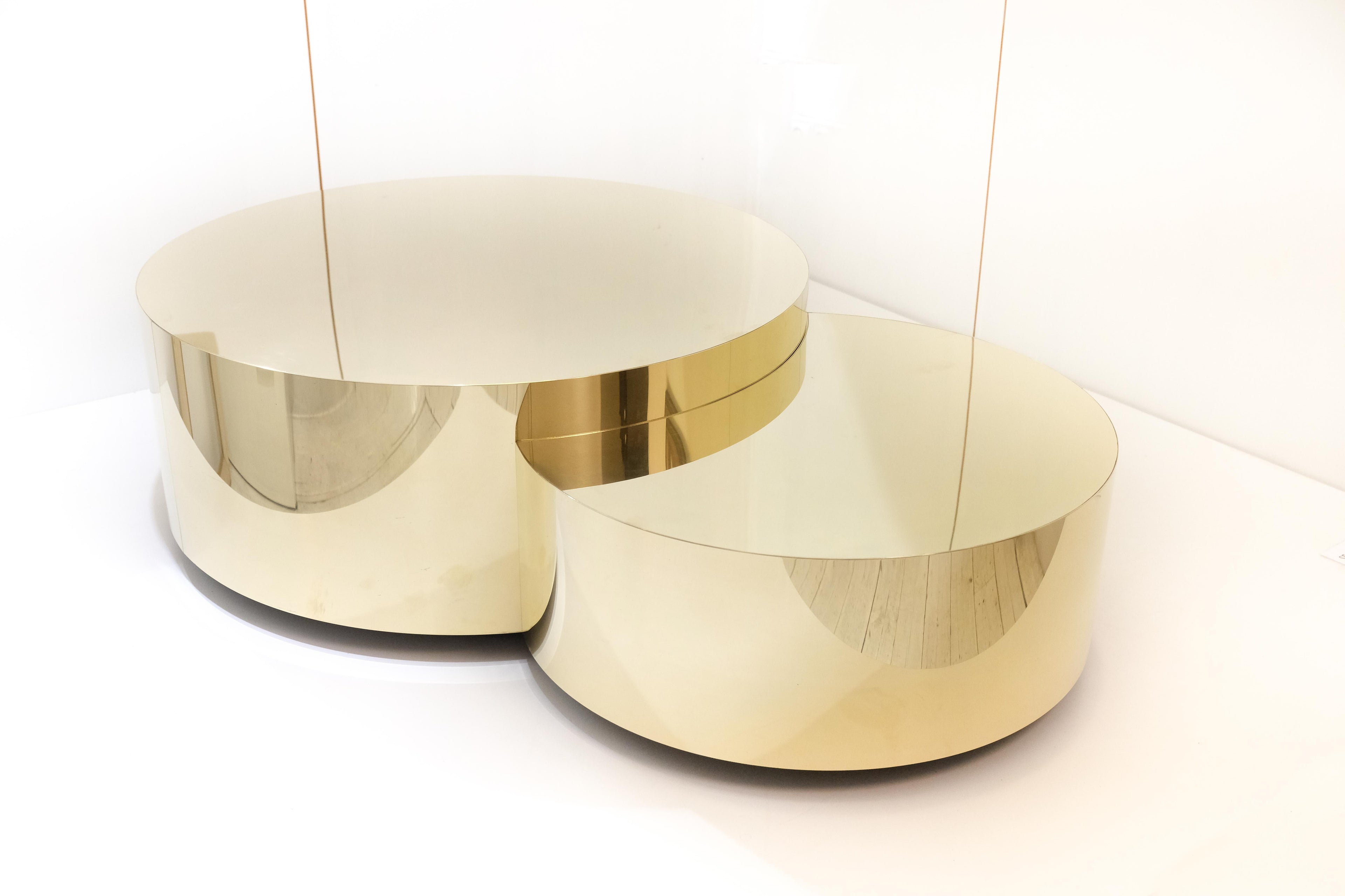 https://a.1stdibscdn.com/single-vintage-coffee-table-brass-steel-full-or-half-moon-handcrafted-size-m-for-sale-picture-4/f_40561/f_394130921713967460713/set_todo_lat_n_1_master.jpg