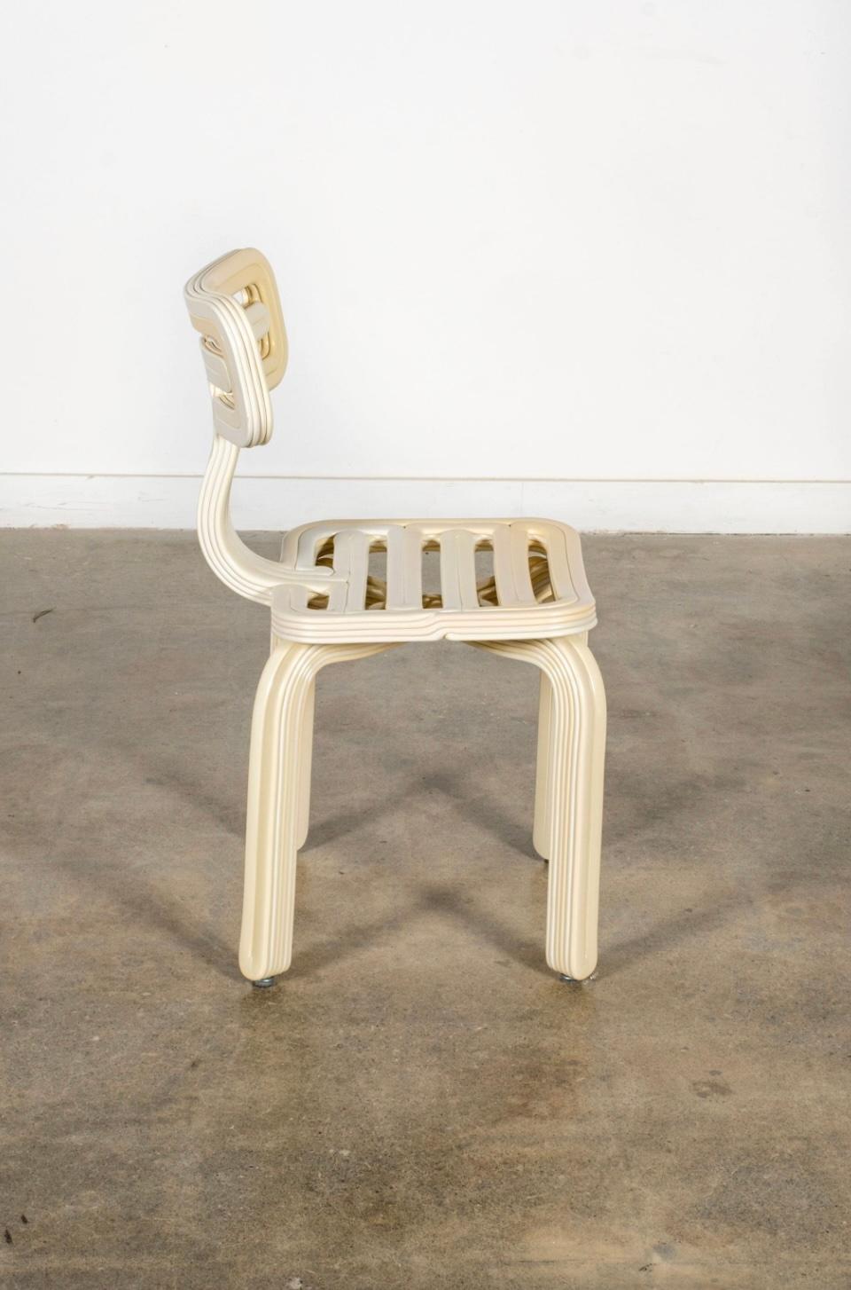 https://a.1stdibscdn.com/chubby-chair-buttermilk-by-dirk-vander-kooij-for-sale-picture-3/f_105022/f_477282921764204190463/side_master.jpg
