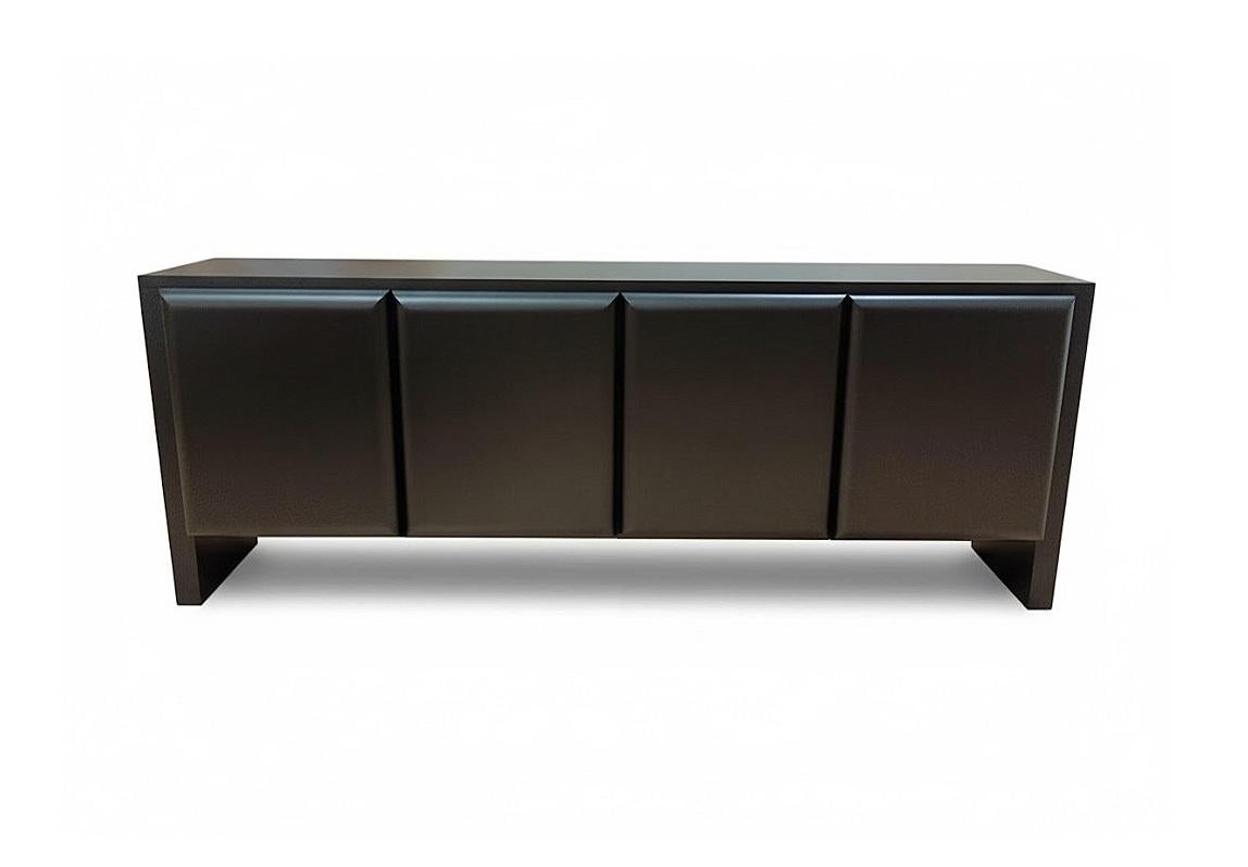 https://a.1stdibscdn.com/in-stock-extra-long-brutalist-sideboard-buffet-in-dark-stained-oak-by-mondo-for-sale-picture-3/f_27693/f_469714121759952736151/sideboard_front_corrected_master.jpg