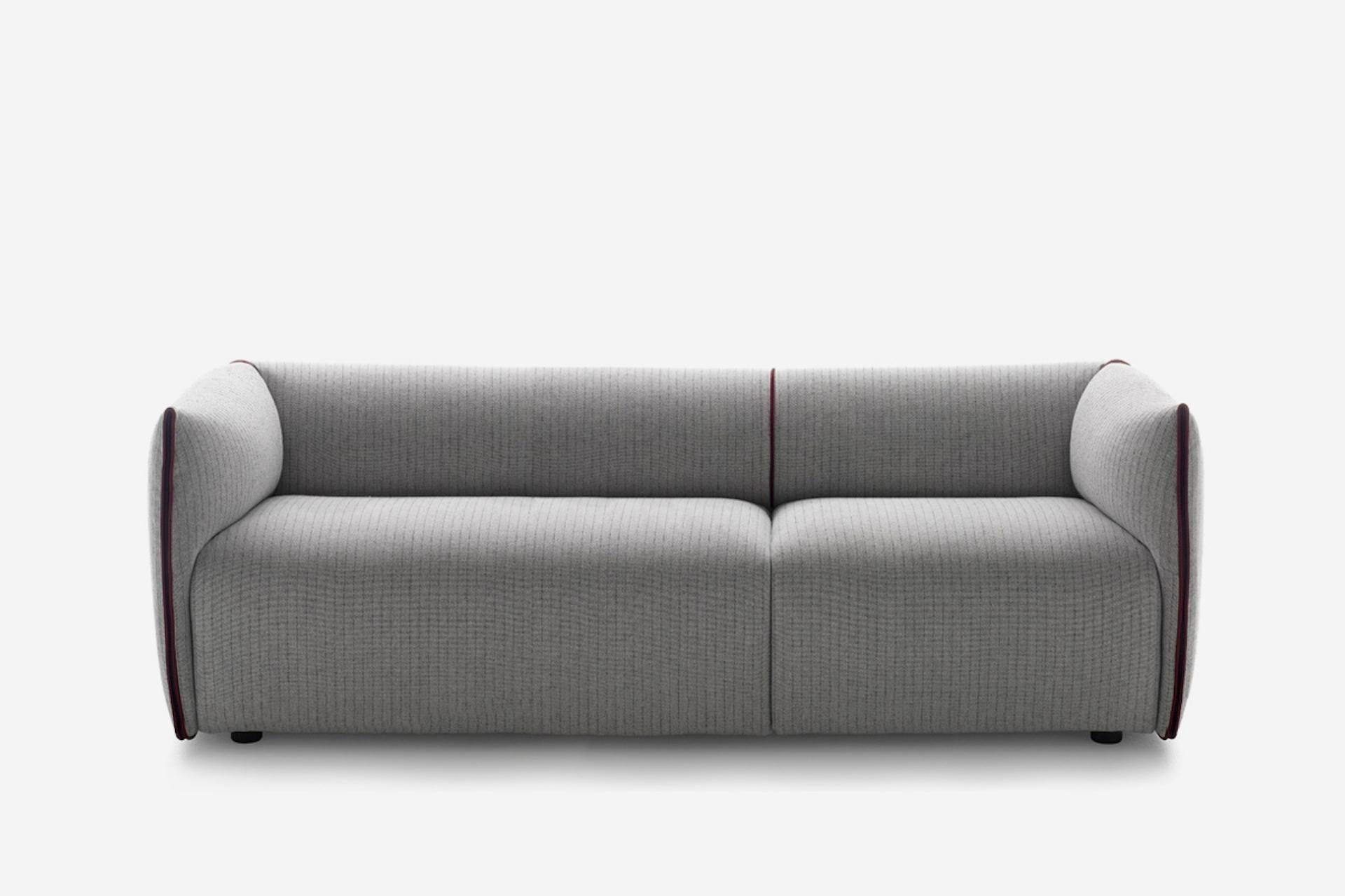 https://a.1stdibscdn.com/mdf-italia-customizable-mia-armchair-by-francesco-bettoni-for-sale-picture-8/f_44652/f_354117121690393664611/slider_Mia_02c_master.jpg
