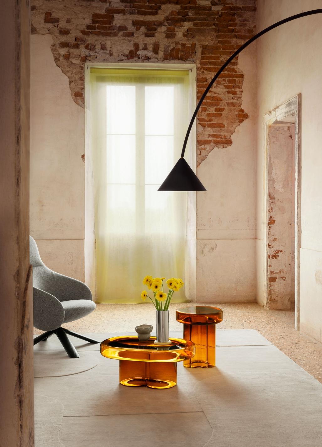 https://a.1stdibscdn.com/soda-blown-murano-glass-oval-coffee-table-in-petrol-by-yiannis-ghikas-for-sale-picture-10/f_16392/f_342329821742555050976/soda_oval_355012231107457_master.jpg