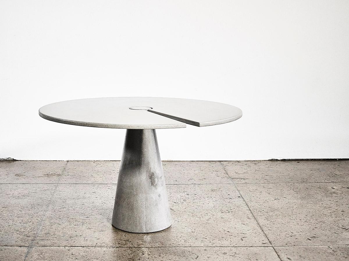 https://a.1stdibscdn.com/james-de-wulf-concrete-split-locking-dining-table-60-for-sale-picture-3/f_12242/f_247652721628016451147/split_locking_1_master.jpg