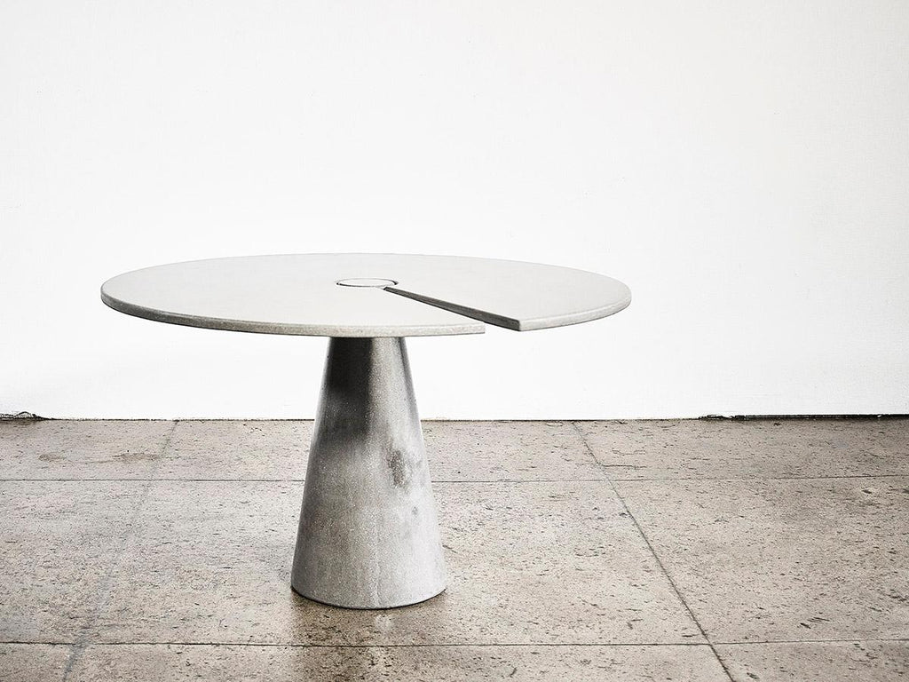 https://a.1stdibscdn.com/james-de-wulf-concrete-split-locking-dining-table-for-sale-picture-3/f_12242/f_175093211578509352333/split_locking_1_master.jpg