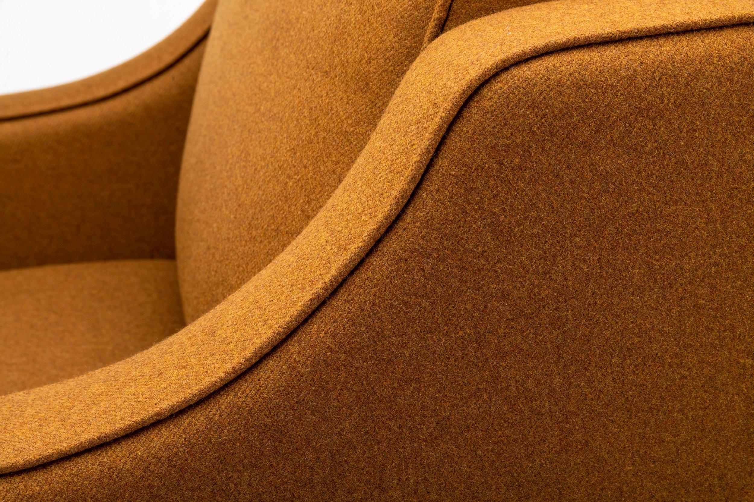 https://a.1stdibscdn.com/contemporary-reposer-special-edition-chair-in-british-wool-and-walnut-legs-for-sale-picture-5/f_27813/f_236418221620142377698/ss_247_master.jpg