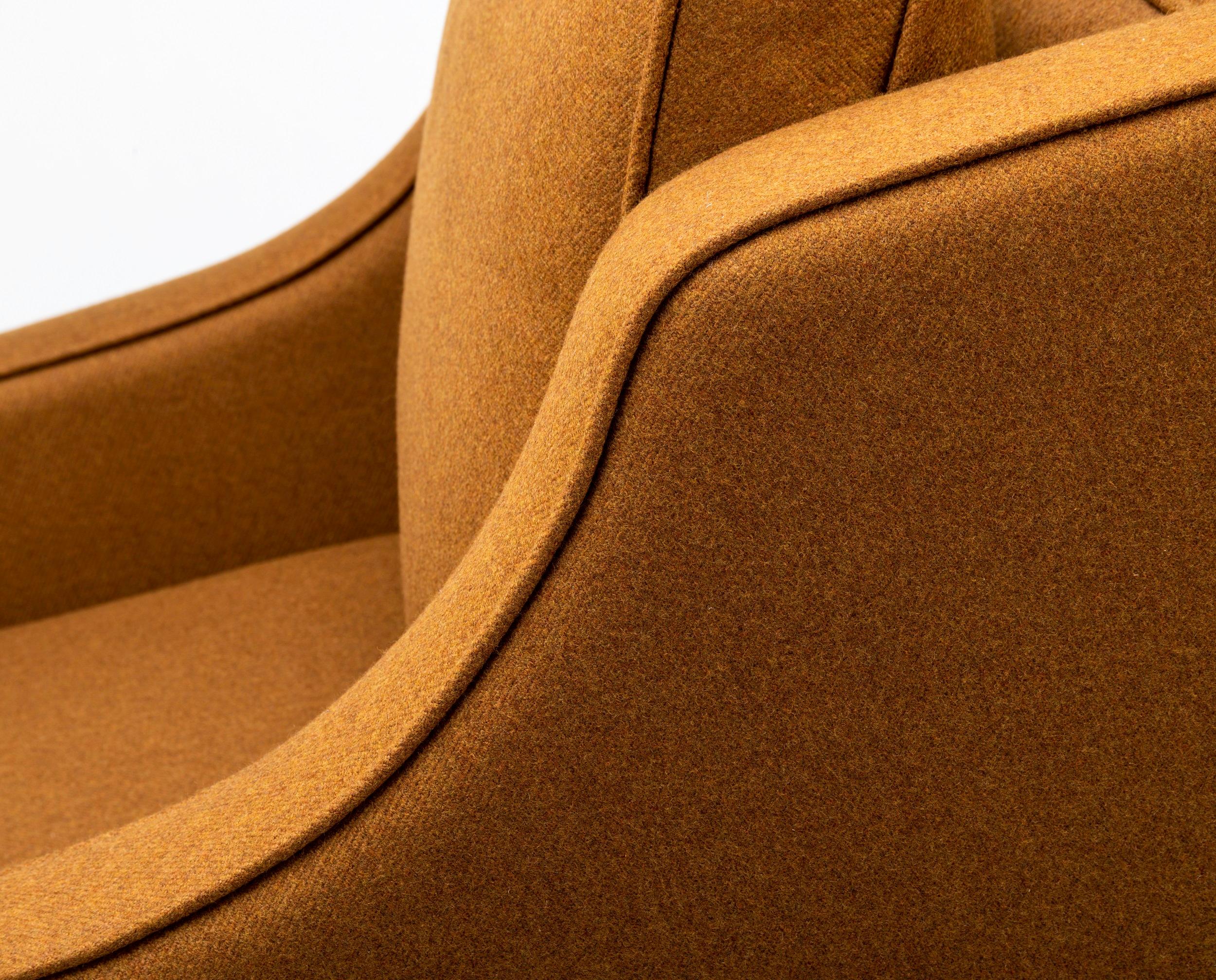 https://a.1stdibscdn.com/contemporary-reposer-special-edition-chair-in-british-wool-and-walnut-legs-for-sale-picture-4/f_27813/f_236418221620142398143/ss_254_master.jpg