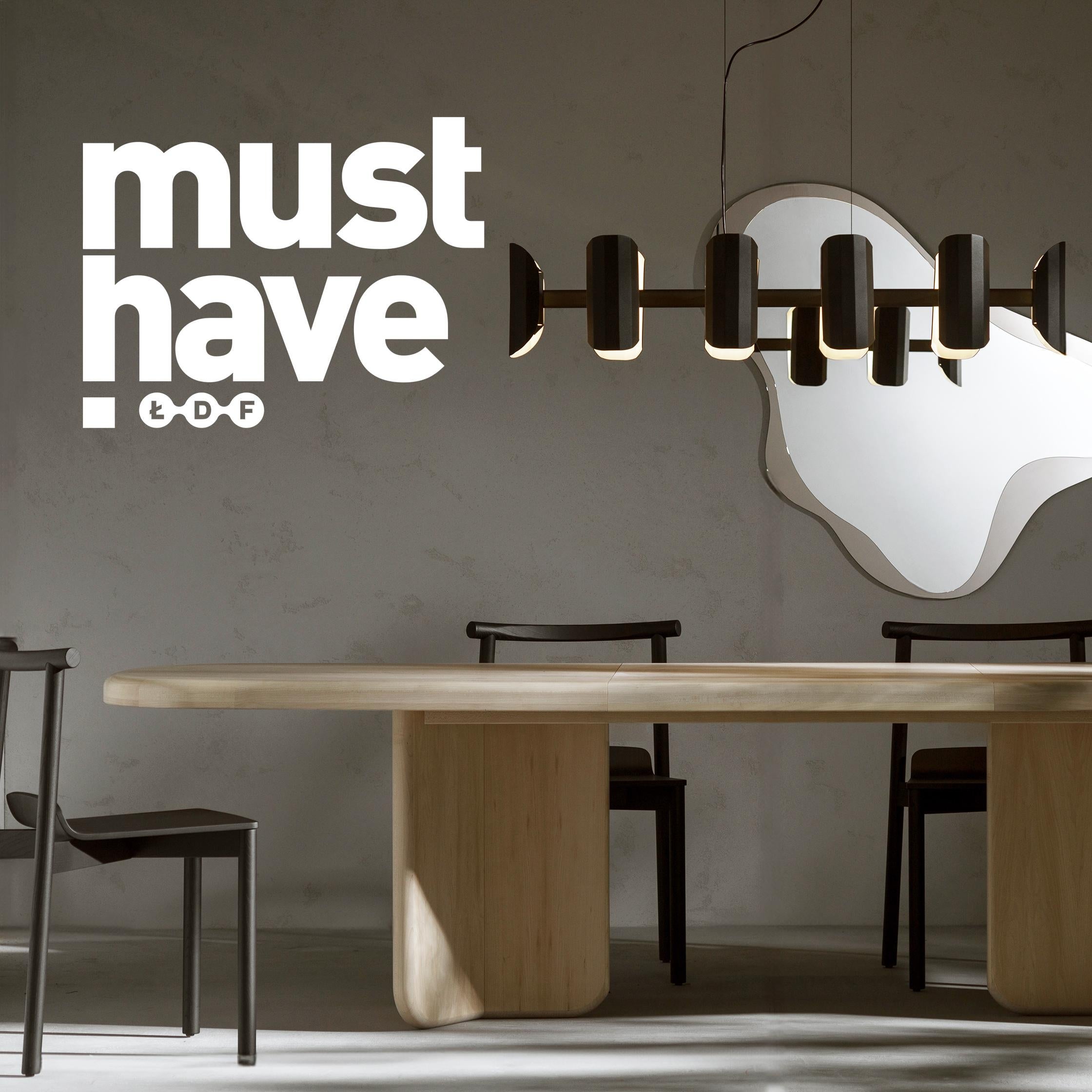 https://a.1stdibscdn.com/okal-extendable-dining-table-in-maple-modernist-style-for-sale-picture-4/f_105832/f_464062021756143114253/stol_okal_wspierampolskidesign_01_jasny_SQ_master.jpg