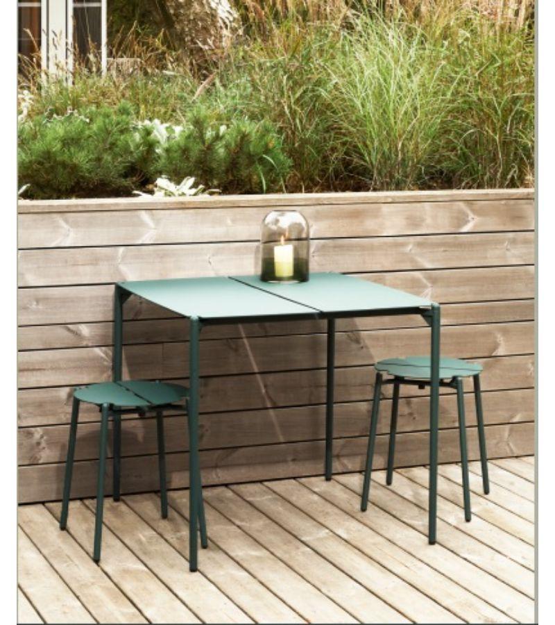 https://a.1stdibscdn.com/small-taupe-minimalist-table-for-sale-picture-4/f_12192/f_319125321671896266011/stool_1__master.jpg