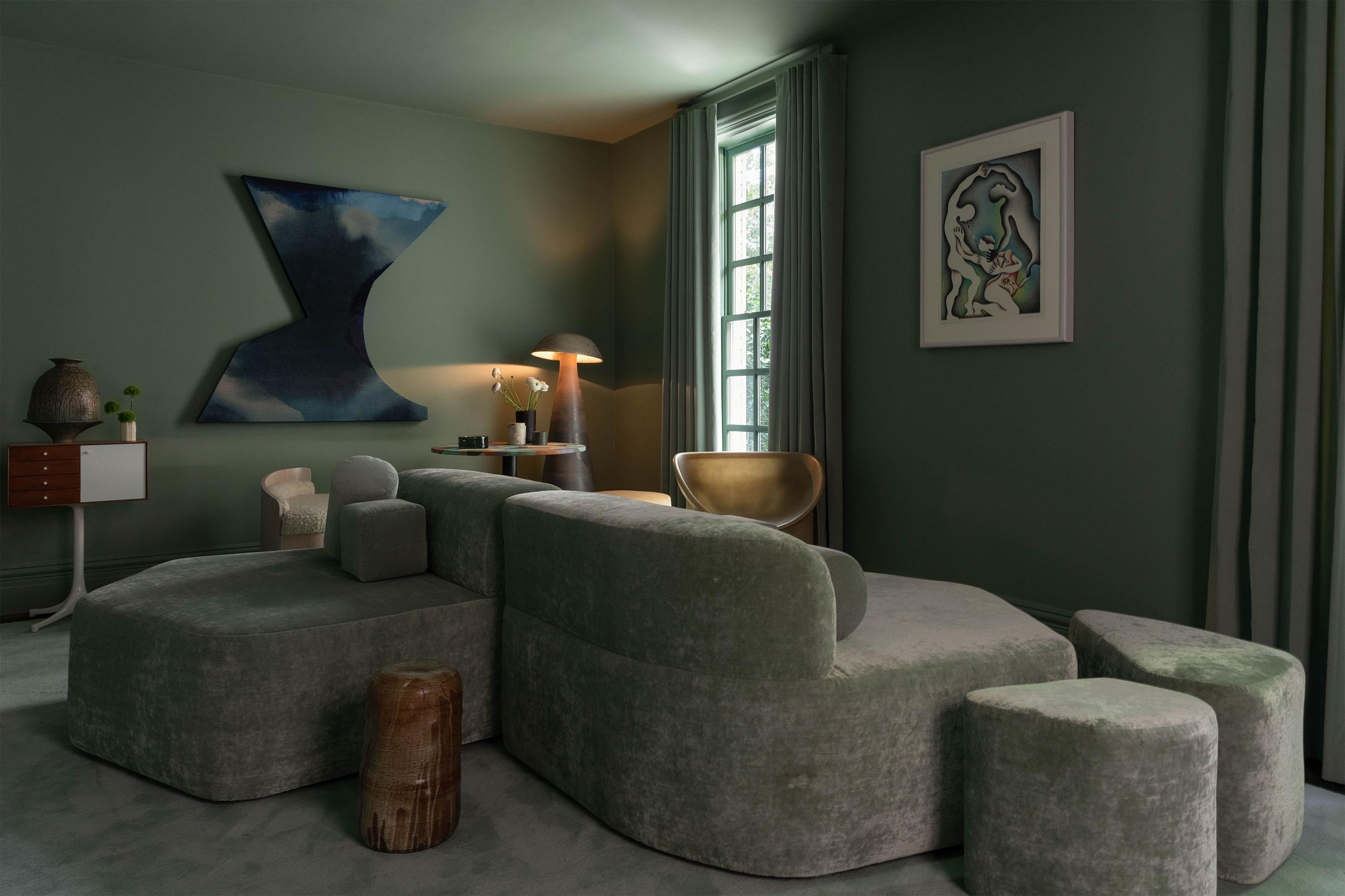 https://a.1stdibscdn.com/big-sur-sofa-for-sale-picture-4/f_96102/f_378046921704482604291/stvincents_michael_hilal_big_sur_sofa_2_master.jpg