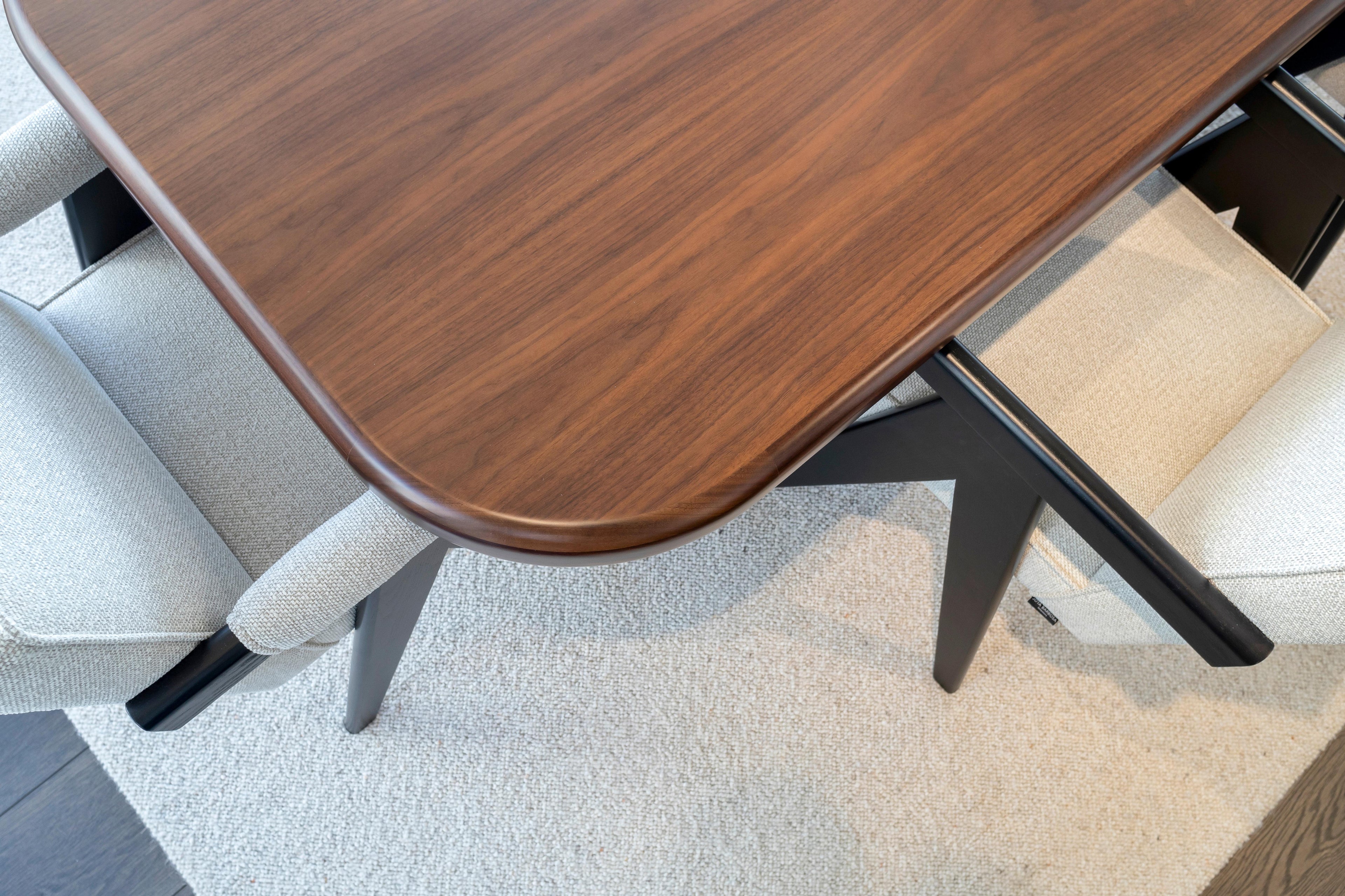 https://a.1stdibscdn.com/organic-modern-natur-dining-table-made-with-walnut-handmade-by-stylish-club-for-sale-picture-6/f_82422/f_335240421680011129959/stylish_club_natur_dining_table_decor_05_master.JPG