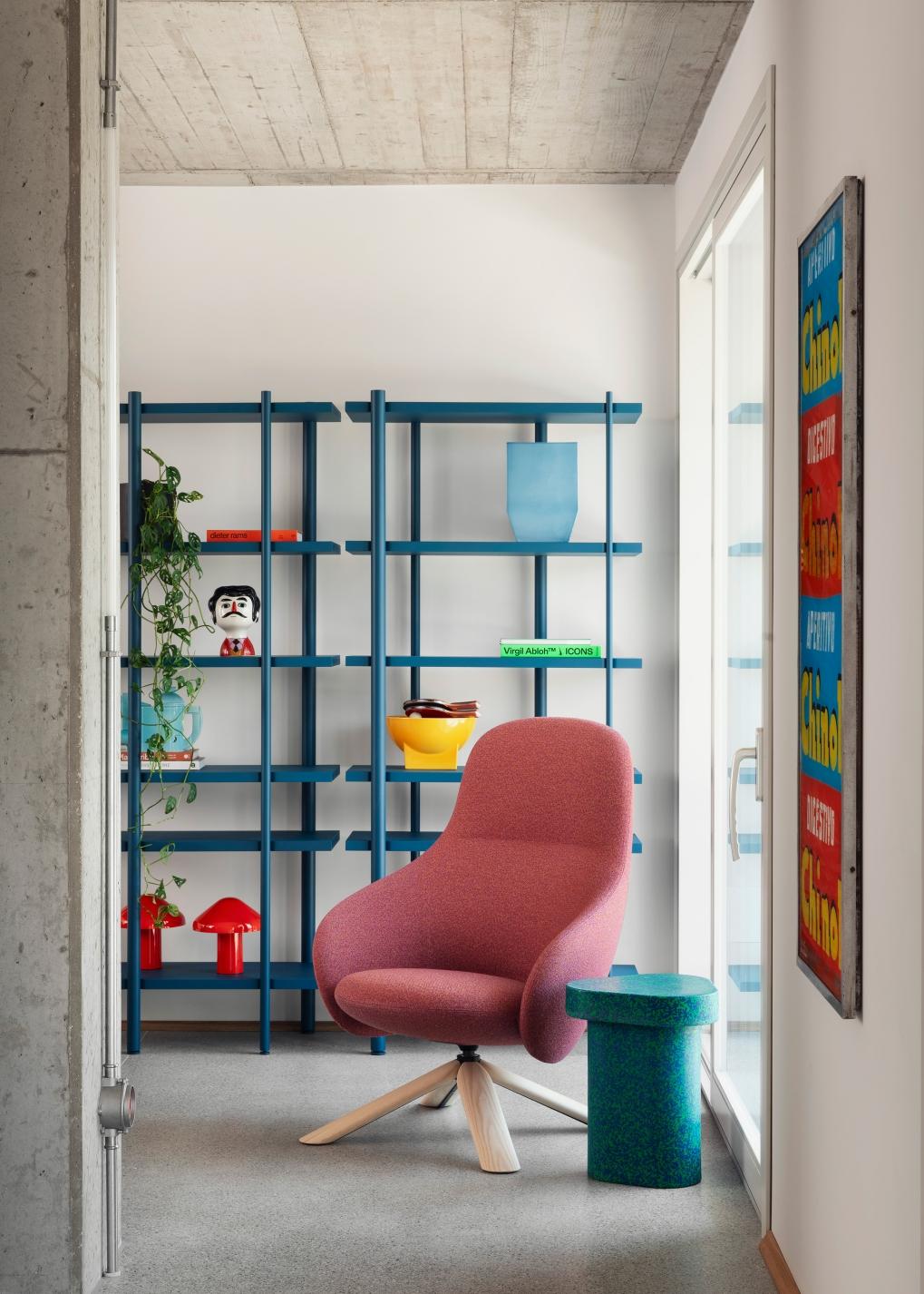 https://a.1stdibscdn.com/miniforms-superpop-coffee-table-in-red-by-paolo-cappello-for-sale-picture-18/f_16392/f_443654621743695739754/superpop_6096912307051020_master.jpg