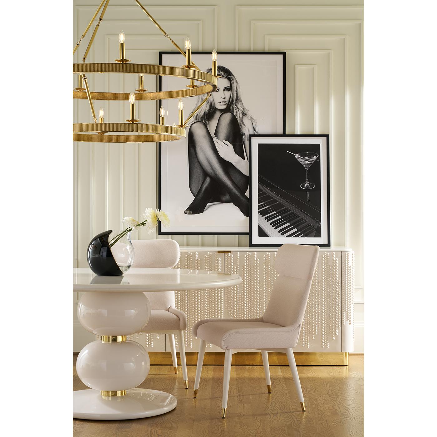 https://a.1stdibscdn.com/hollywood-regency-round-white-dining-table-for-sale-picture-4/f_8038/f_442744921743178294937/table_2_master.jpg