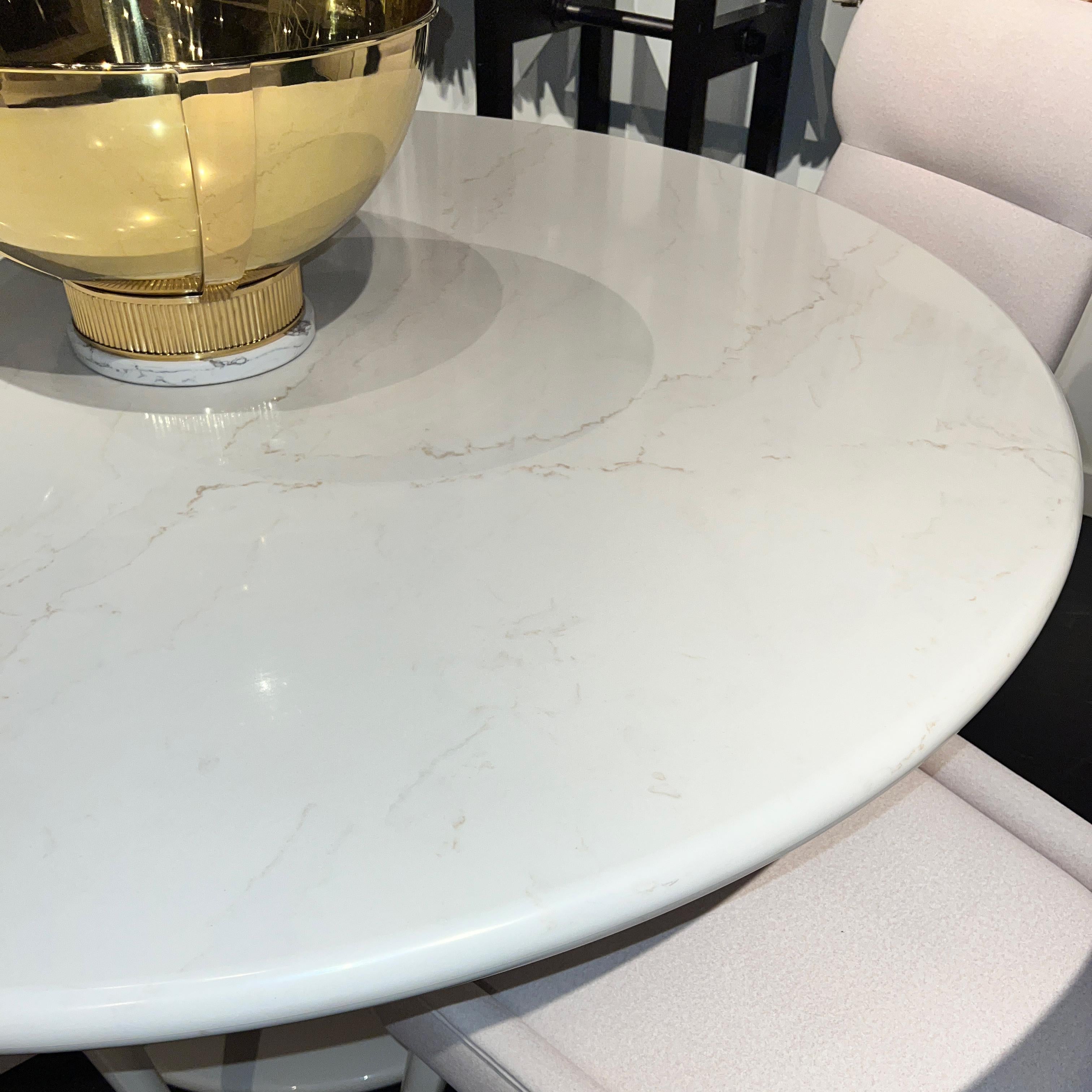 https://a.1stdibscdn.com/hollywood-regency-round-white-dining-table-for-sale-picture-6/f_8038/f_442744921774976853527/table_master.jpg