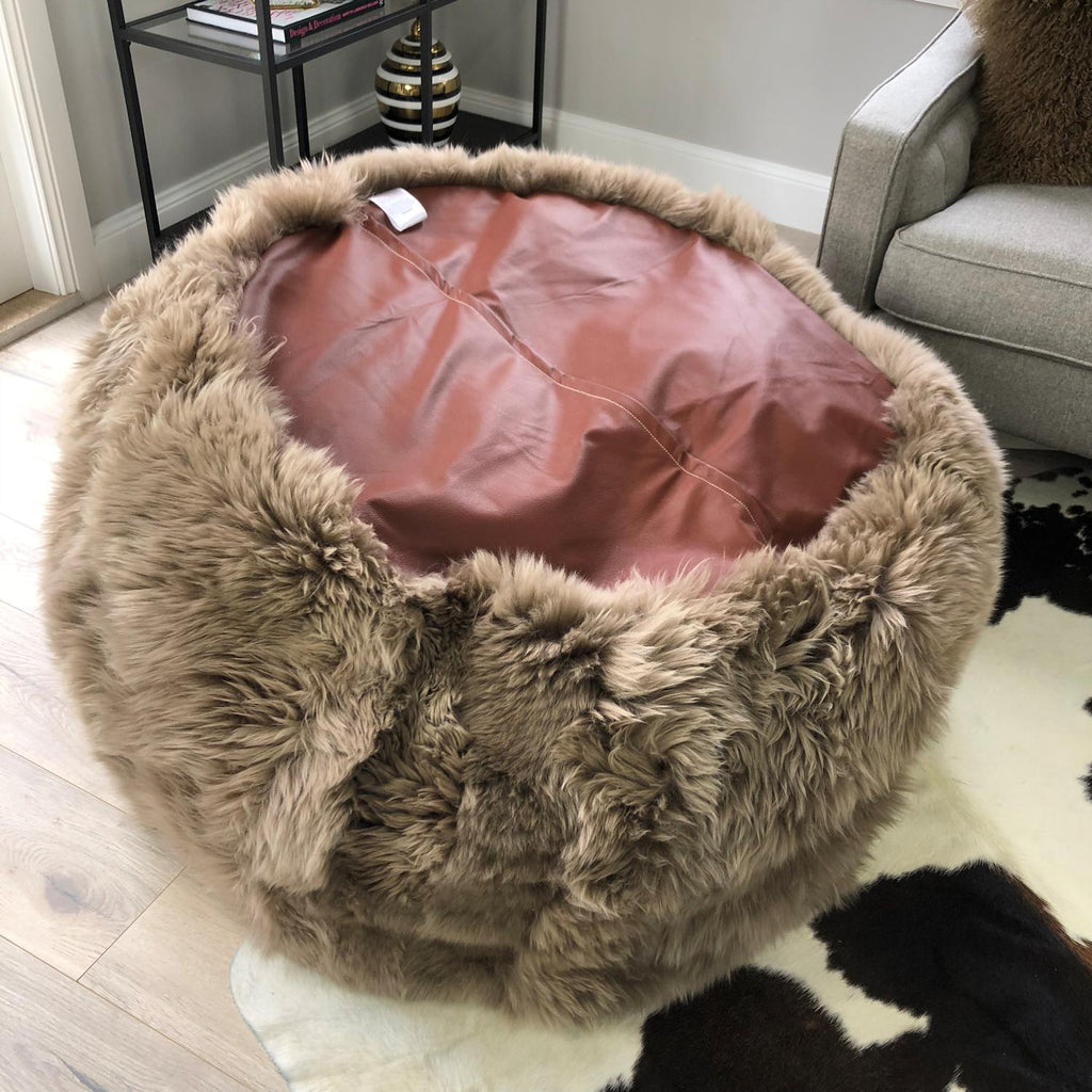 https://a.1stdibscdn.com/grey-large-sheepskin-bean-bag-chair-australian-sheepskin-made-in-australia-for-sale-picture-4/f_44572/f_173285121577056179884/taupe_merino_sheepskin_beanbag_master.jpg