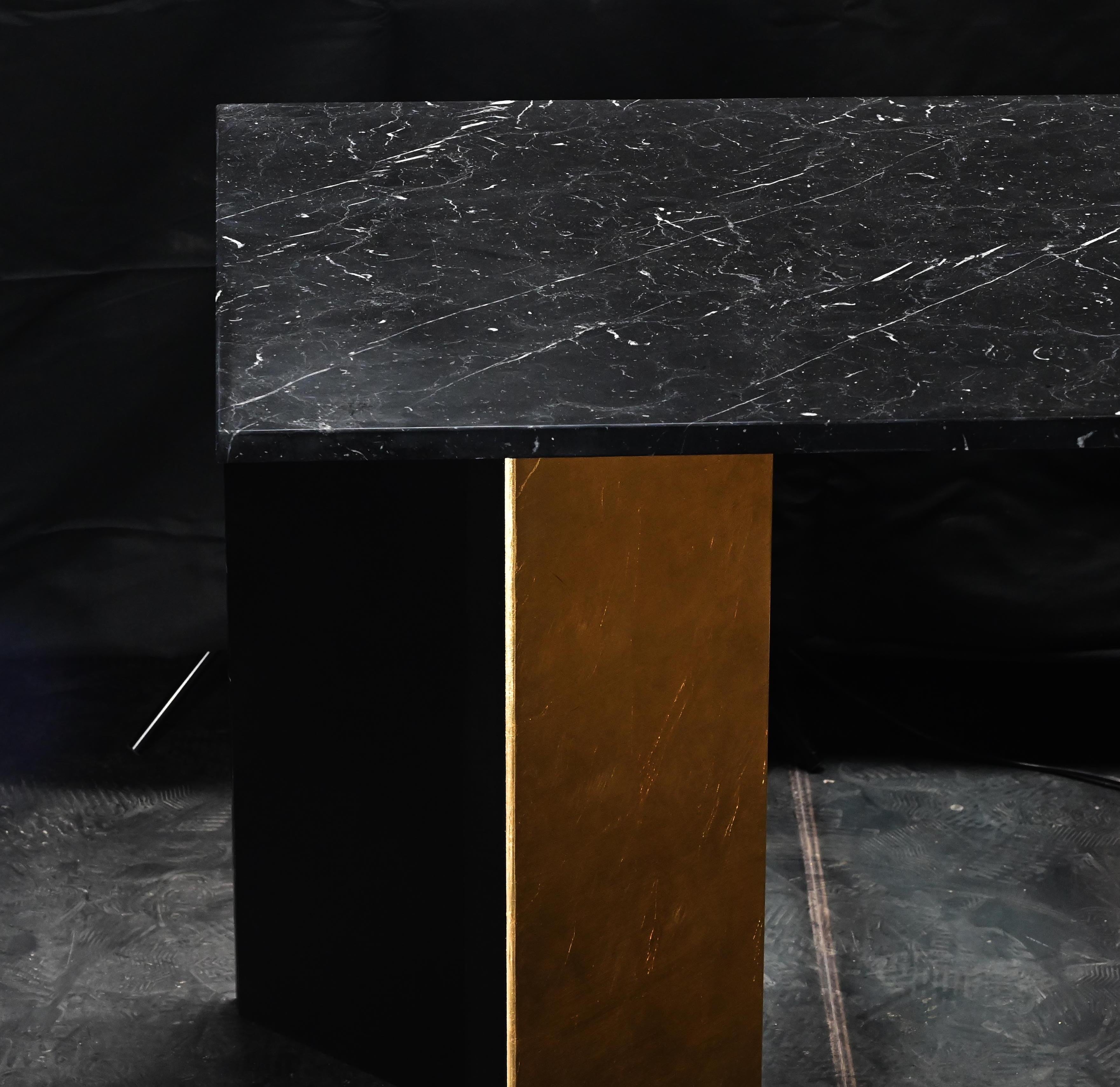 https://a.1stdibscdn.com/scorcio-nero-marquinia-dining-table-for-sale-picture-4/f_68162/f_286961821652803138231/tavolo_dett_master.jpg