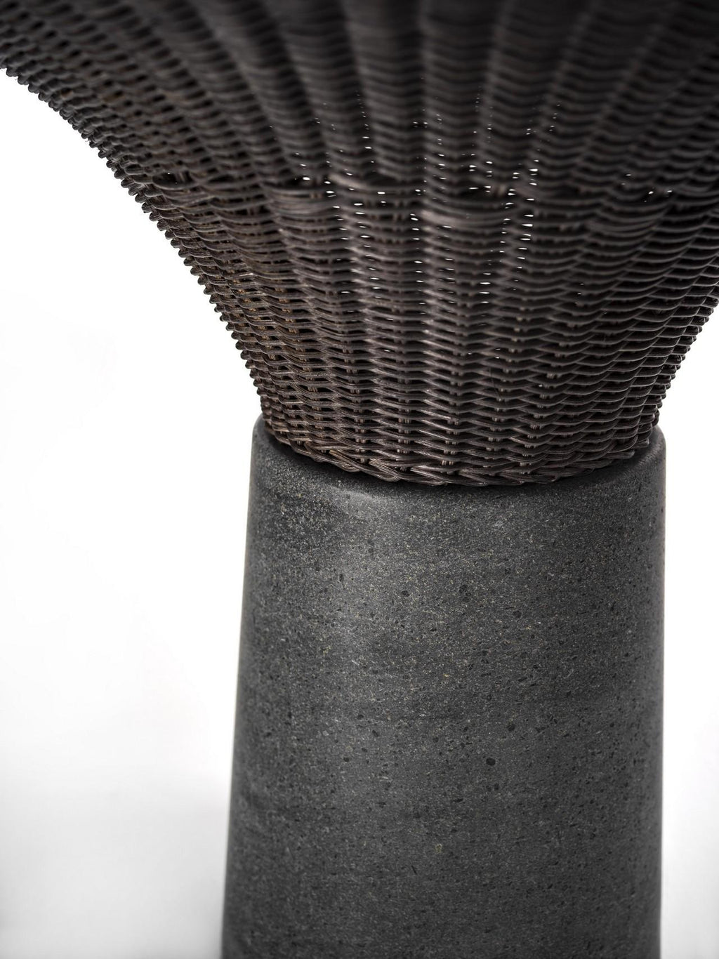https://a.1stdibscdn.com/lava-stone-amazonas-dining-table-giorgio-bonaguro-for-sale-picture-5/f_12192/f_325857221675458164061/tavolo_morfosi_07_1_master.jpg
