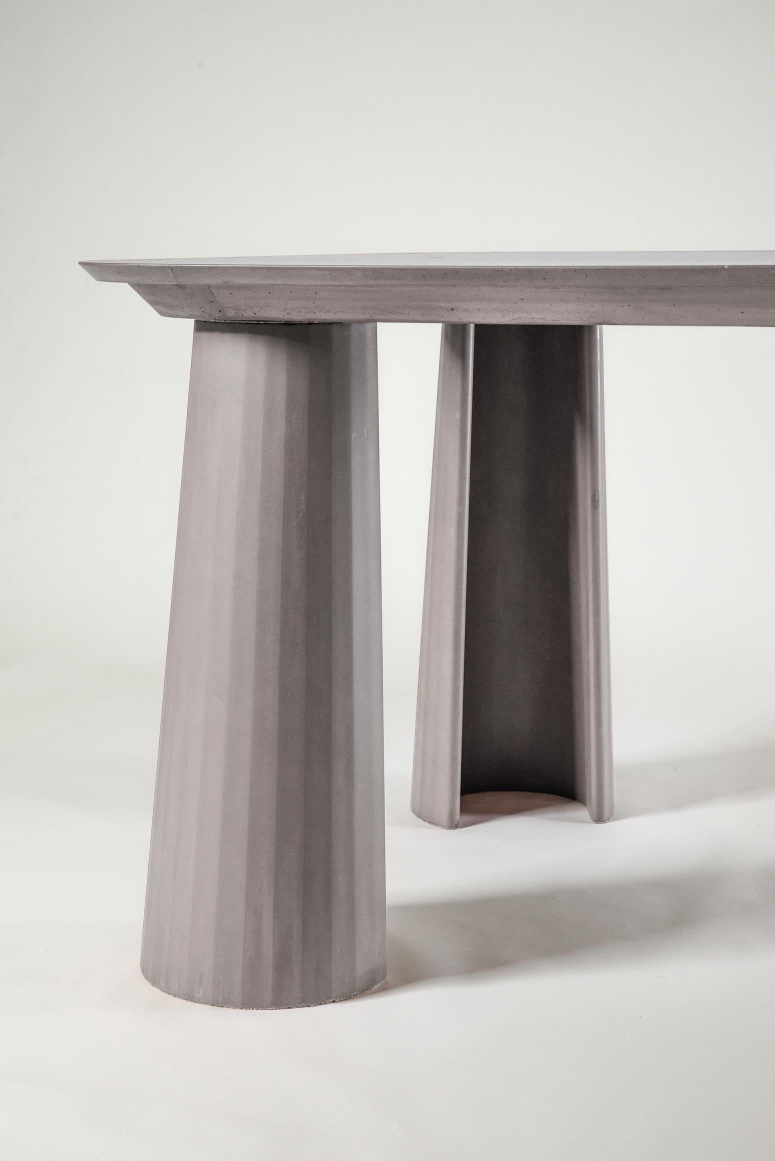 https://a.1stdibscdn.com/21st-century-studio-irvine-fusto-rectangular-cement-table-concrete-powder-color-for-sale-picture-3/f_38941/f_334058921679406956404/tavolo_rettabgolare_3_powder_master.jpg