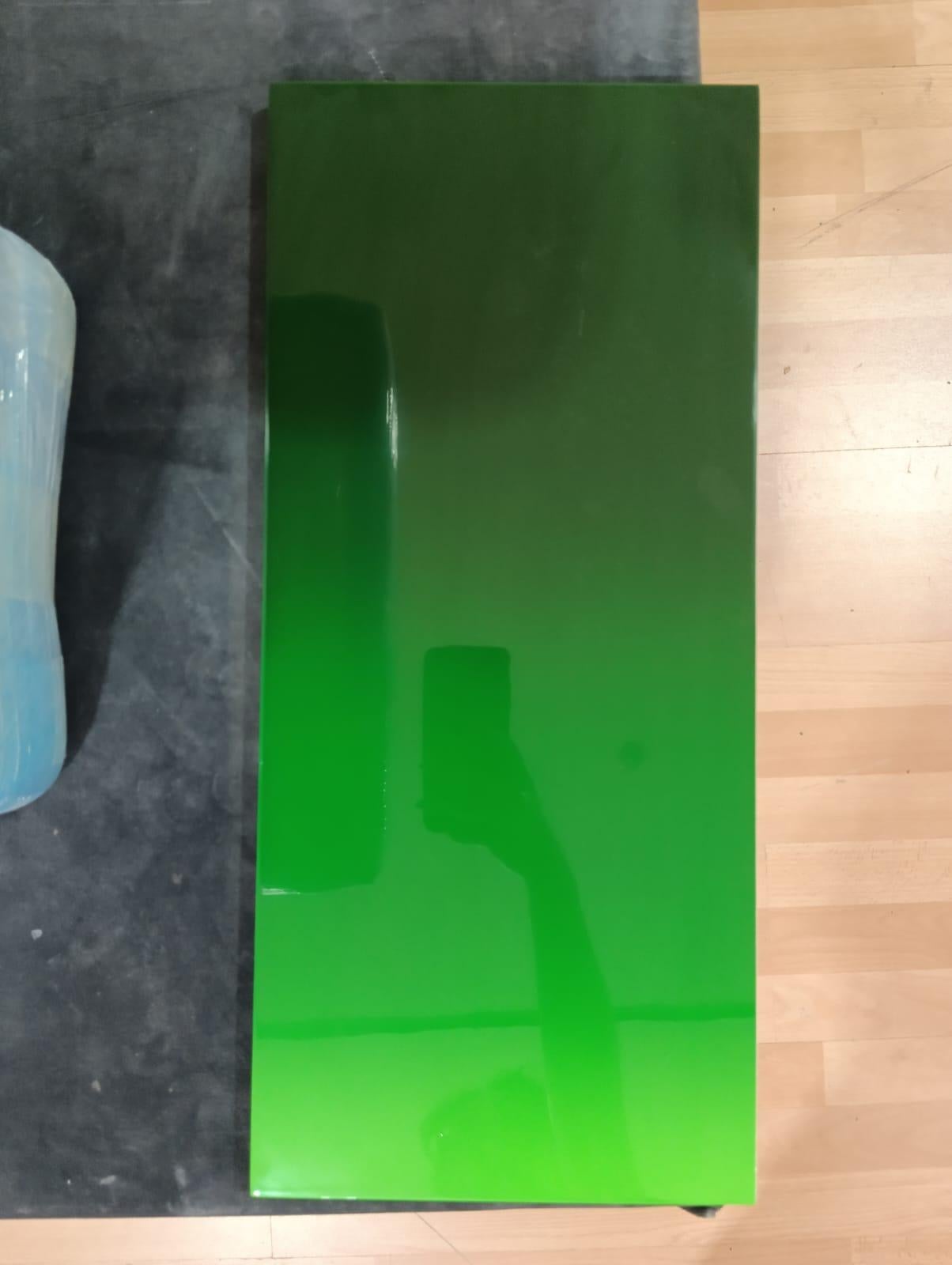 https://a.1stdibscdn.com/platea-green-horizon-coffee-table-in-hand-polished-high-gloss-gradient-lacquer-for-sale-picture-10/f_27693/f_449050621753204511997/thumbnail_IMG_20250722_WA0002_master.jpg