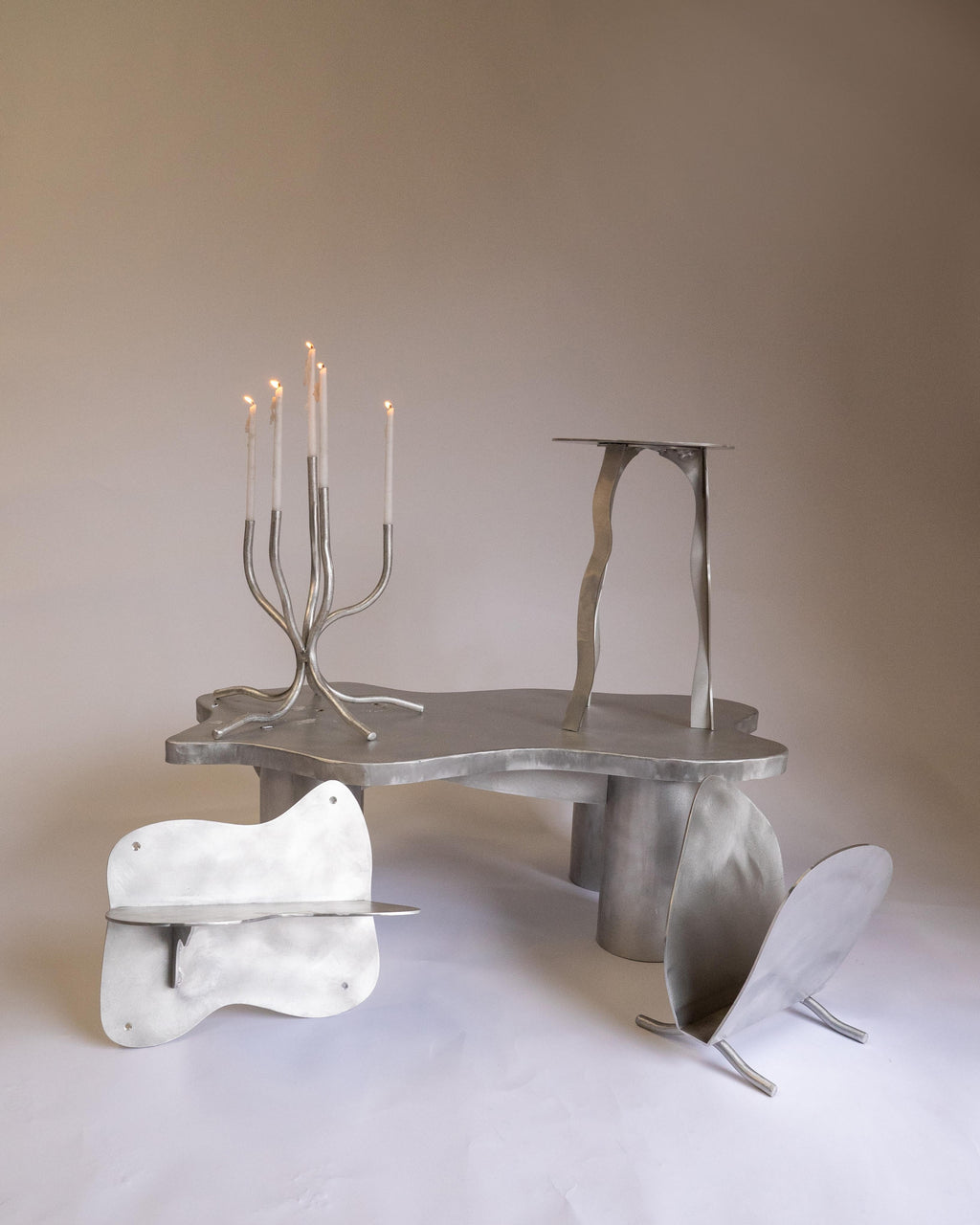 https://a.1stdibscdn.com/coffee-table-by-joseph-ellwood-for-six-dots-design-for-sale-picture-4/f_80022/f_390270621711550066419/titkle_image_2_master.jpg
