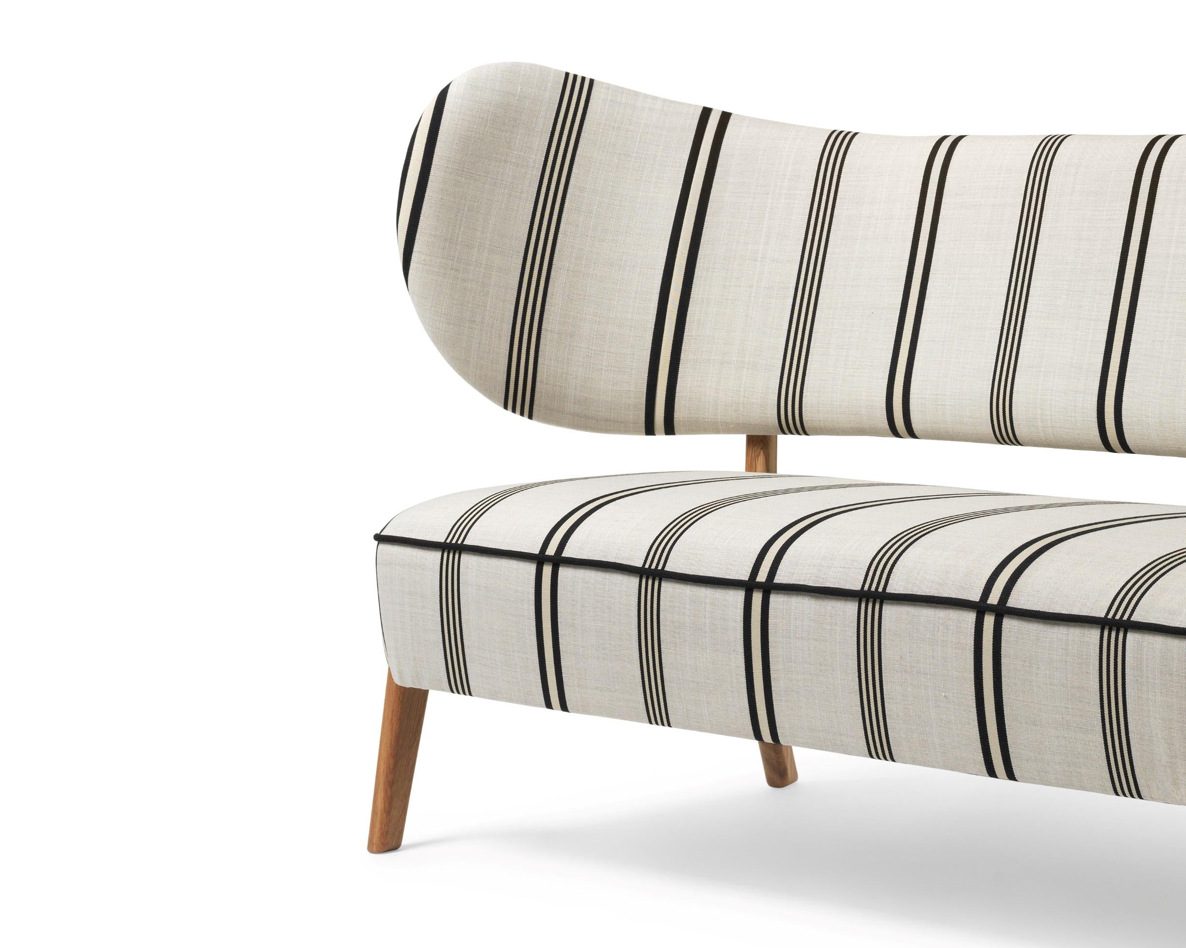 https://a.1stdibscdn.com/dedar-linear-tmbo-lounge-sofa-by-mazo-design-for-sale-picture-3/f_12192/f_325177221675173348064/tmbo_sofa_in_dedar_01_49059234173_on_master.jpg