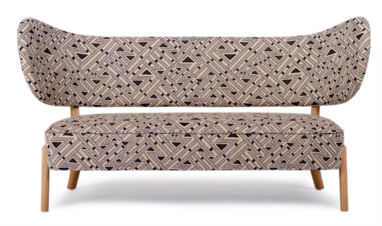 https://a.1stdibscdn.com/jennifer-shorto-kongaline-seafoam-tmbo-lounge-sofa-by-mazo-design-for-sale-picture-3/f_12192/f_325176921675173343522/tmbo_sofa_kongaline_front_51858575627_o_master.jpg
