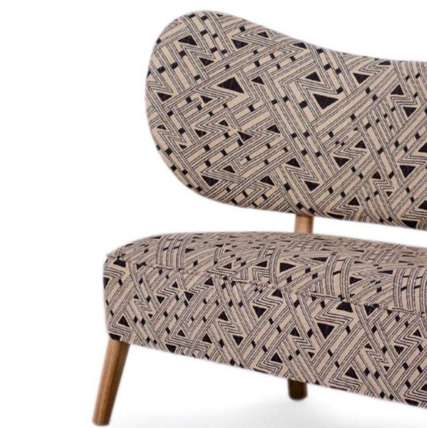https://a.1stdibscdn.com/jennifer-shorto-kongaline-seafoam-tmbo-lounge-sofa-by-mazo-design-for-sale-picture-5/f_12192/f_325176921675173344676/tmbo_sofa_kongaline_front_side_51858575862_on_master.jpg