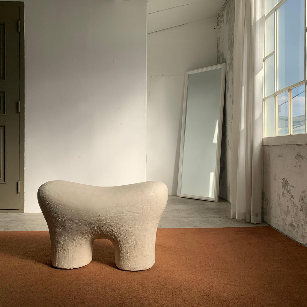 https://a.1stdibscdn.com/white-tooth-chair-by-dongwook-choi-for-sale-picture-4/f_12192/f_325685321675391570723/tooth_7_master.jpg