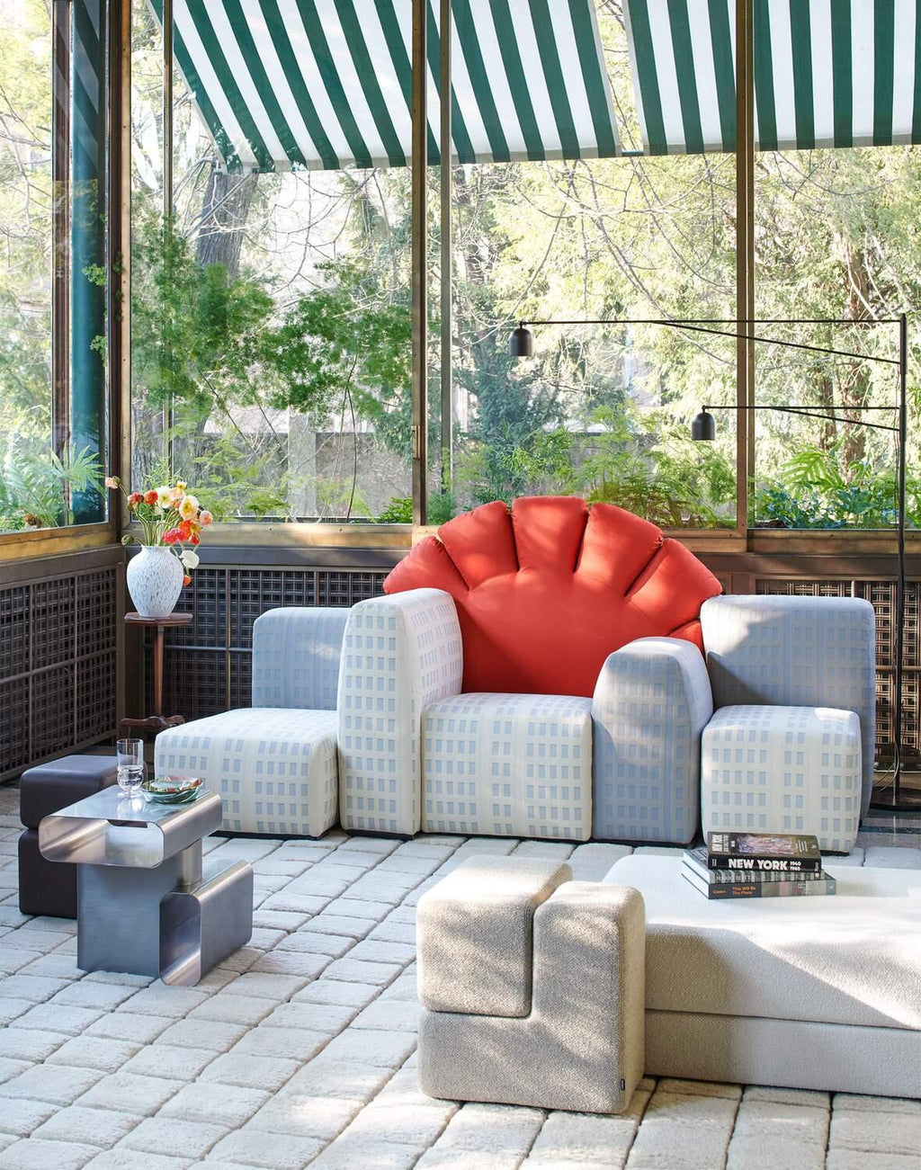 https://a.1stdibscdn.com/limited-edition-tramonto-a-new-york-sofa-by-gaetano-pesce-for-cassina-for-sale-picture-5/f_15912/f_402684321718939115591/tramonto_4_master.jpeg
