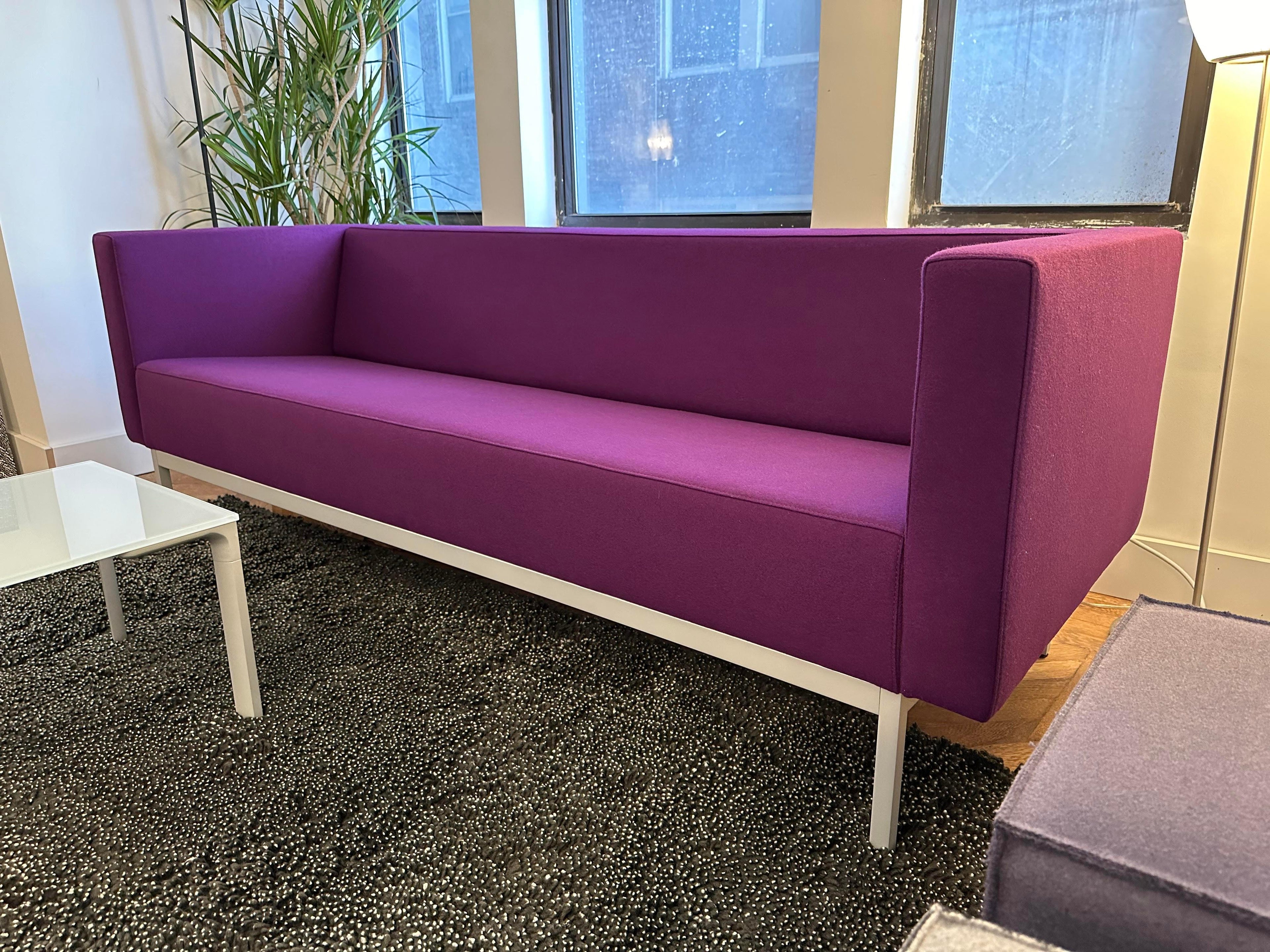 https://a.1stdibscdn.com/artifort-070-sofa-25-seater-with-arms-by-kho-liang-ie-in-stock-for-sale-picture-5/f_32031/f_369950021699465714409/unnamed_1_master.jpg