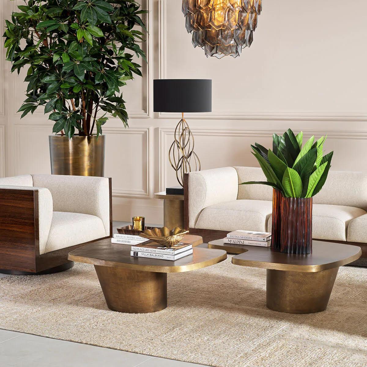 https://a.1stdibscdn.com/set-of-2-coffee-tables-vintage-brass-finish-timeless-character-for-sale-picture-2/f_15302/f_460333821753589659626/unnamed_master.jpg