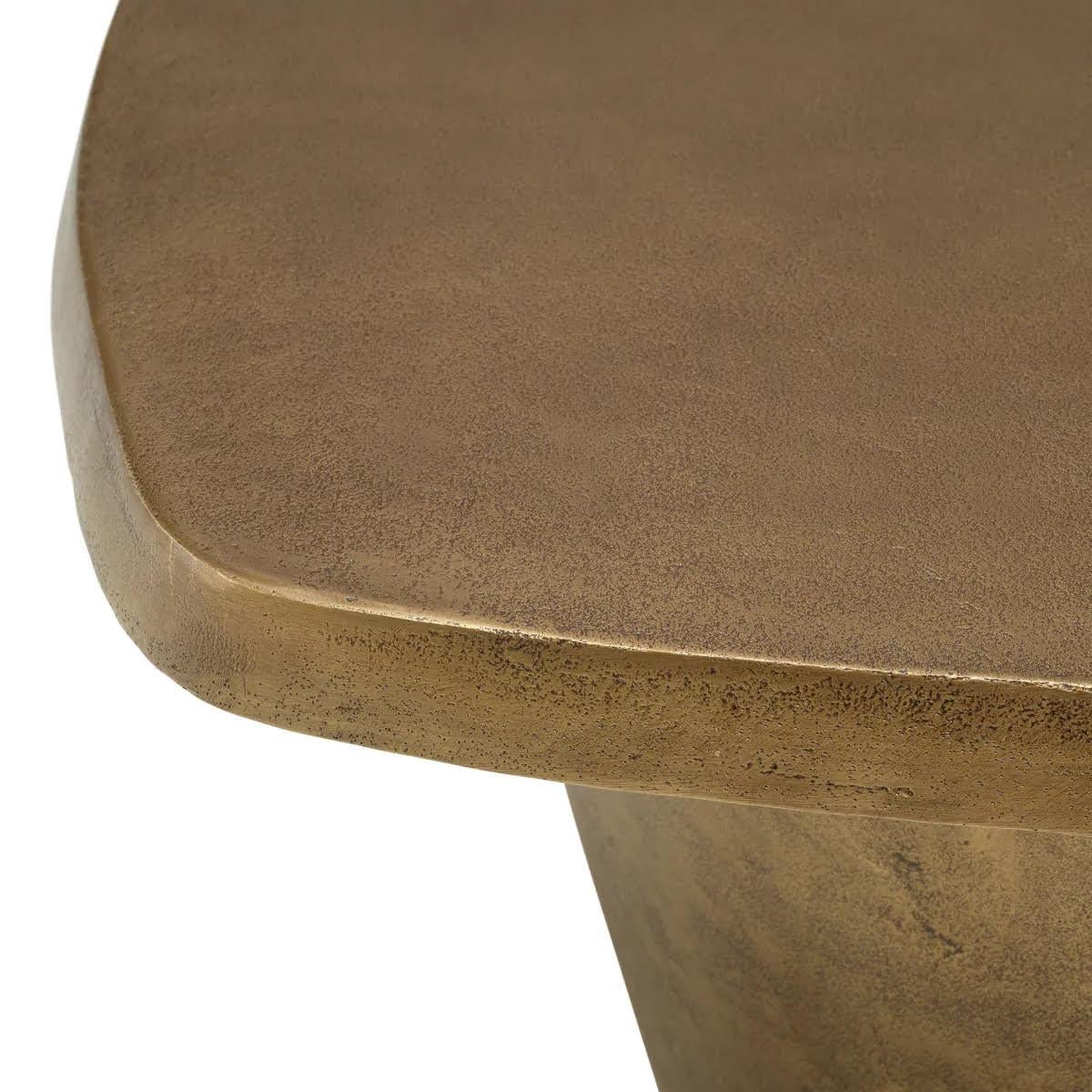 https://a.1stdibscdn.com/set-of-2-coffee-tables-vintage-brass-finish-timeless-character-for-sale-picture-8/f_15302/f_460333821753589726864/unnamed_master.jpg