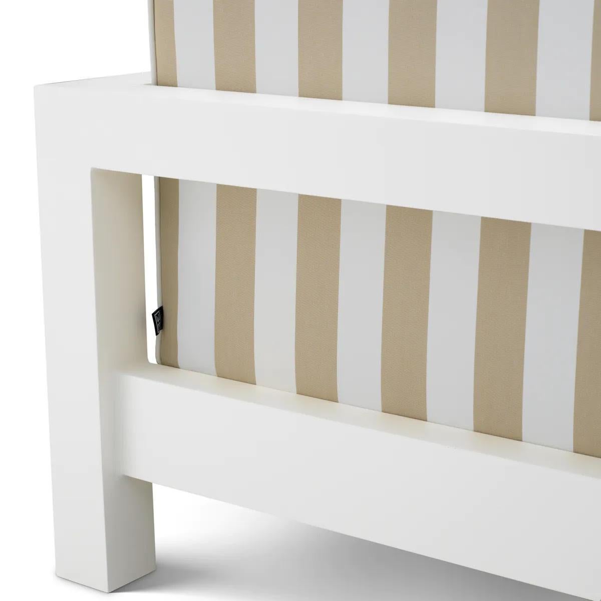 https://a.1stdibscdn.com/pair-of-striped-outdoor-chairs-matte-white-and-beige-finish-aluminum-frame-for-sale-picture-4/f_15302/f_460920221753975363440/unnamed_master.jpg