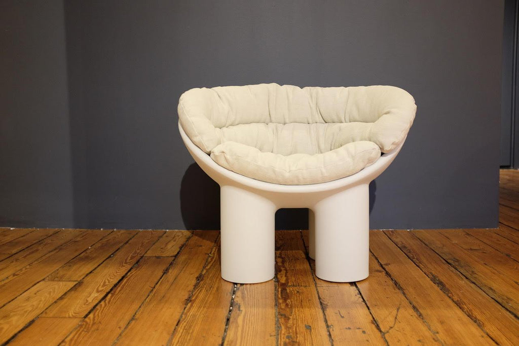 https://a.1stdibscdn.com/roly-poly-polyethylene-armchair-with-cushions-1stdibs-gallery-showroom-sample-for-sale-picture-7/16715061/f_175608011579100984000/unnamed_master.jpg