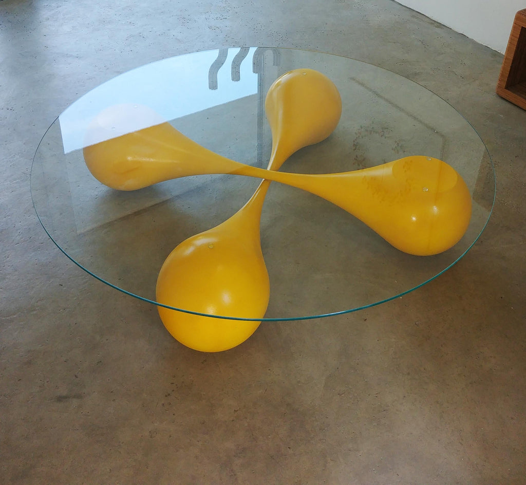 https://a.1stdibscdn.com/untouchables-sculptural-streamline-shaped-coffee-table-for-sale-picture-2/f_60952/f_275144621645707762486/untouchables_20_b_master.jpg