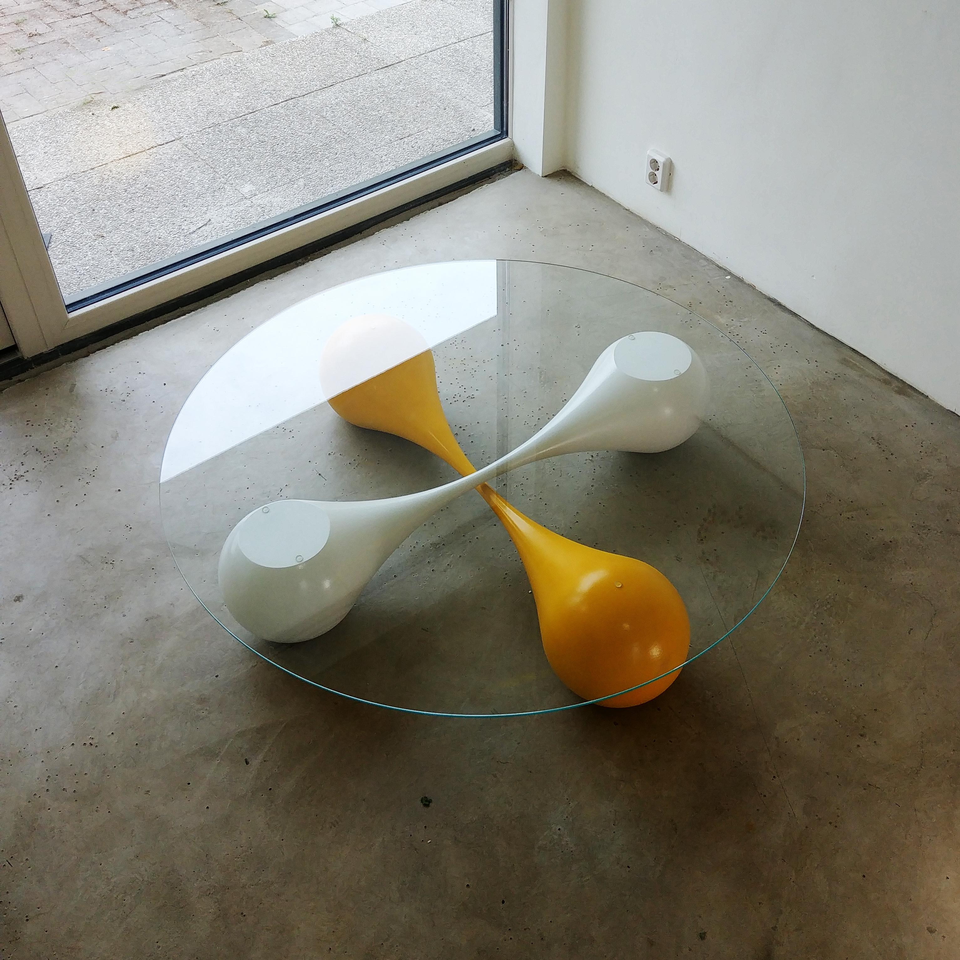 https://a.1stdibscdn.com/untouchables-sculptural-streamline-shaped-coffee-table-for-sale-picture-5/f_60952/f_275144621645707823659/untouchables_yellowhite_01_master.jpg