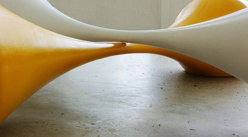https://a.1stdibscdn.com/untouchables-sculptural-streamline-shaped-coffee-table-for-sale-picture-7/f_60952/f_275144621645707820590/untouchables_yellowhite_06_a_master.jpg