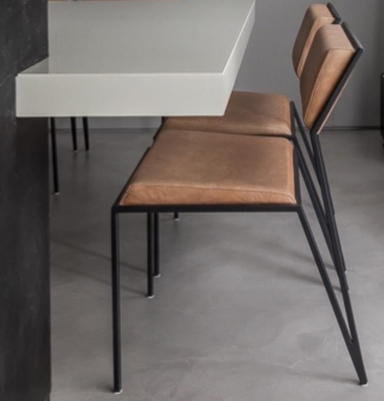 https://a.1stdibscdn.com/minimalist-velvet-chair-by-tiago-curioni-brazilian-design-for-sale-picture-4/f_31871/f_103124831663163757004/velvet_2_master.jpg
