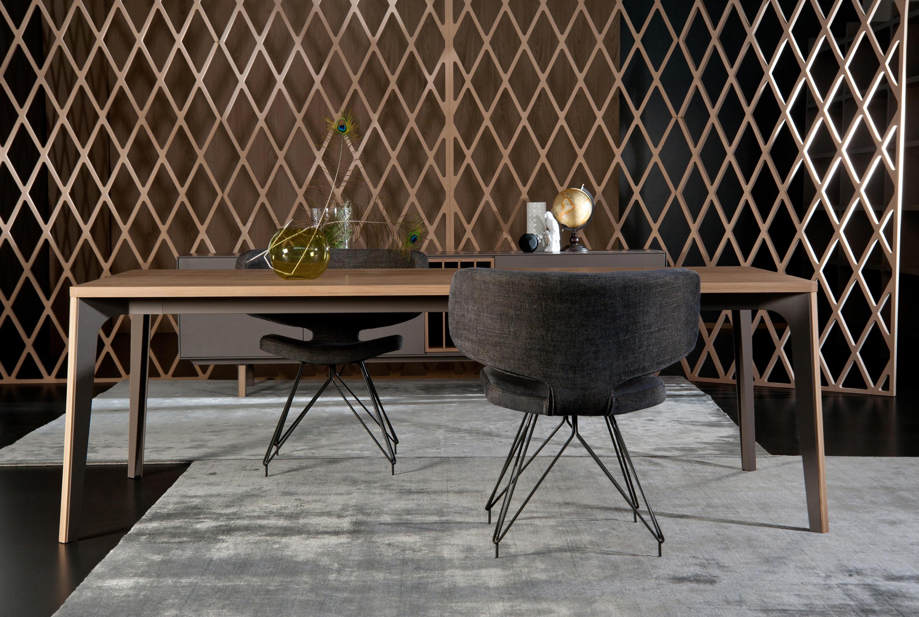 https://a.1stdibscdn.com/contemporary-dining-table-in-lacquered-metal-and-oak-for-sale-picture-8/f_27693/f_289486121656095582083/vintme_002_omicra_010_b_master.jpg