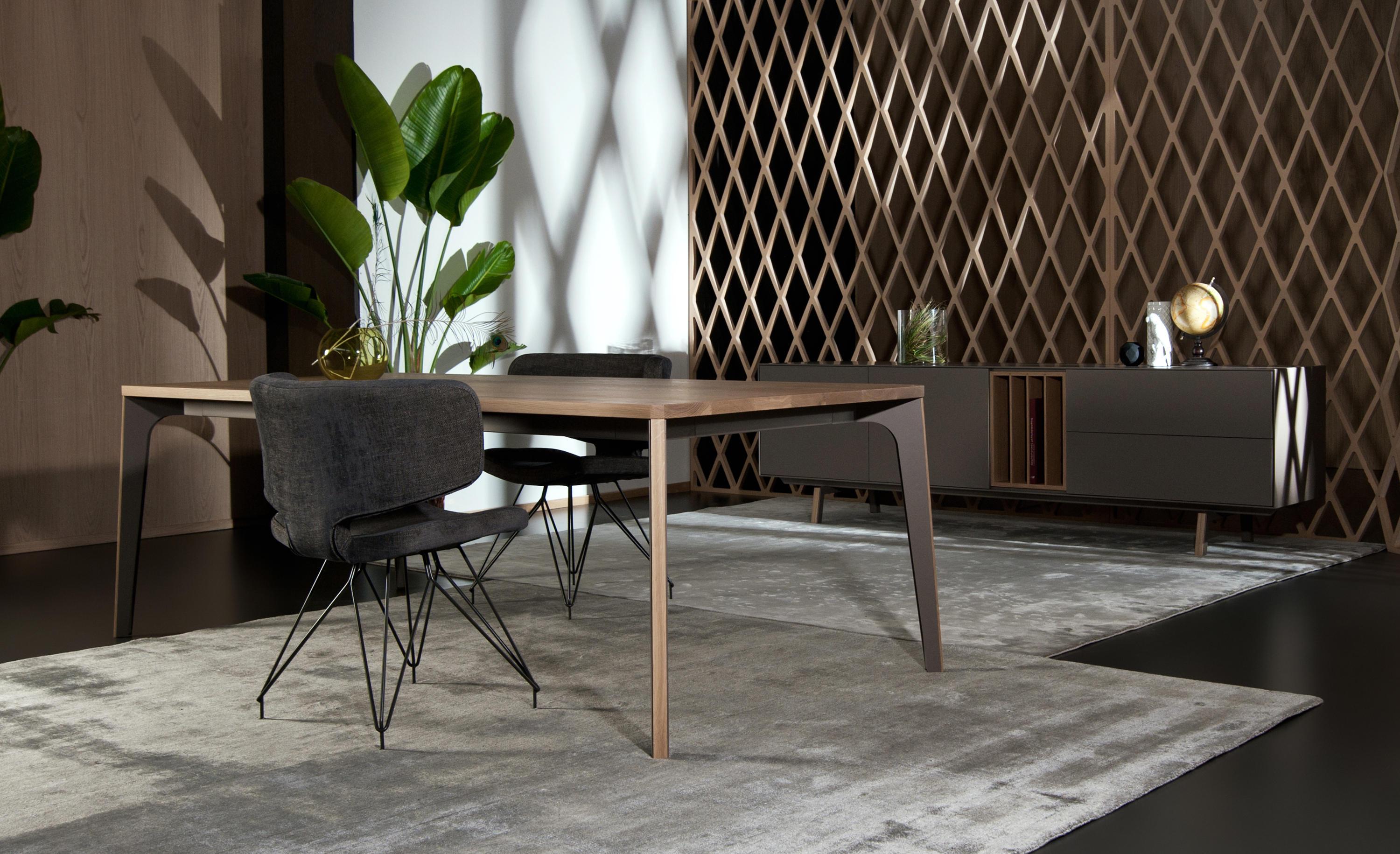 https://a.1stdibscdn.com/contemporary-dining-table-in-lacquered-metal-and-oak-for-sale-picture-5/f_27693/f_289486121654252898249/vintme_002_omicra_010_vintme_015_b_b_master.jpg
