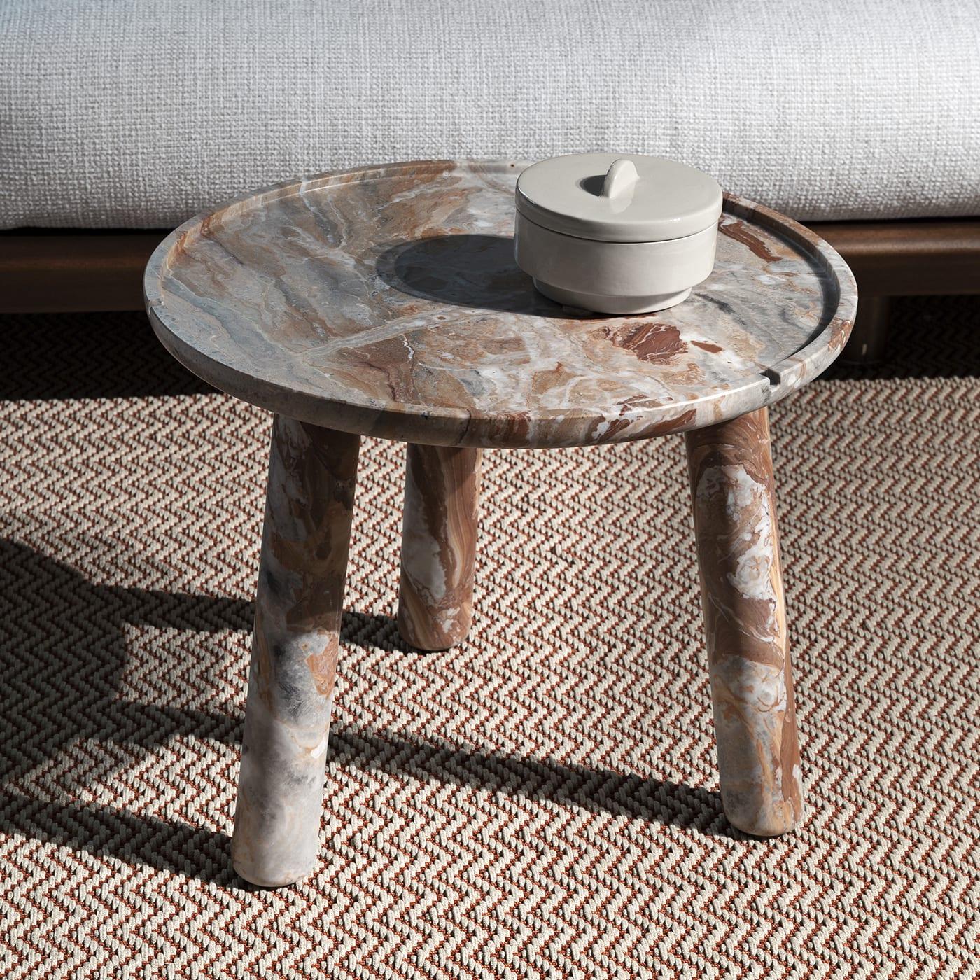 https://a.1stdibscdn.com/stone-round-coffee-table-50-by-ludovica-and-roberto-palomba-for-sale-picture-2/f_17062/f_275287521645787633769/vjqfyezws7bi0m6q0a0rw8bhjroc_master.jpg