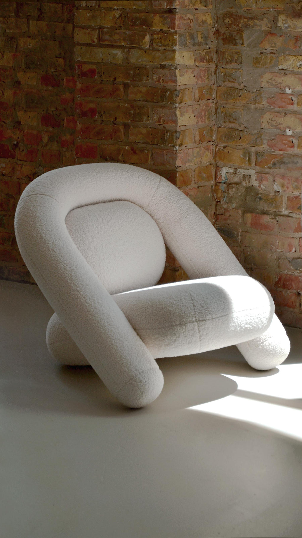 https://a.1stdibscdn.com/armchair-bun-for-sale-picture-6/f_63402/f_406890721721323173142/w_Bun_white_1_master.jpg