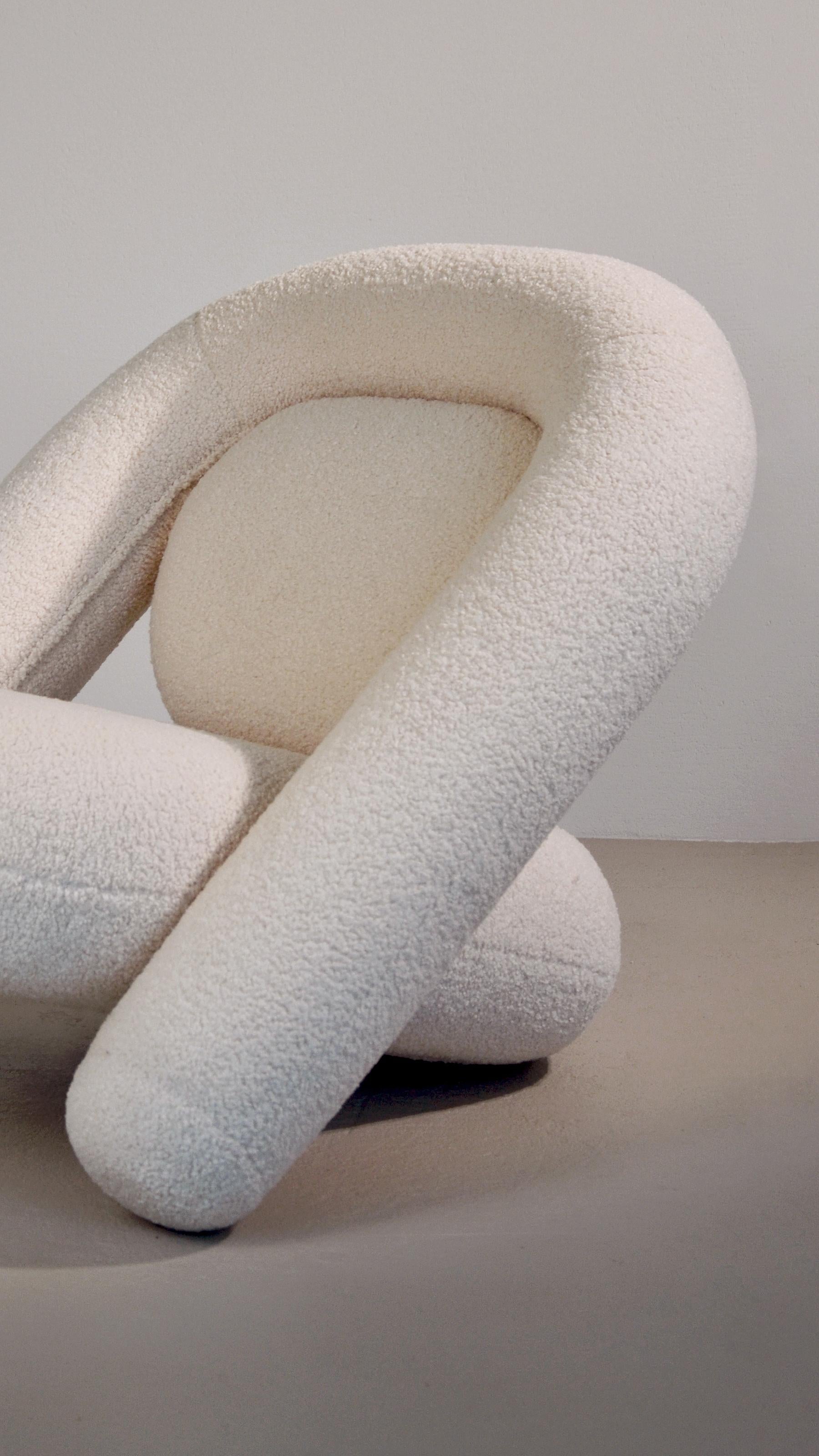 https://a.1stdibscdn.com/armchair-bun-for-sale-picture-7/f_63402/f_406890721721323173087/w_Bun_white_2_master.jpg