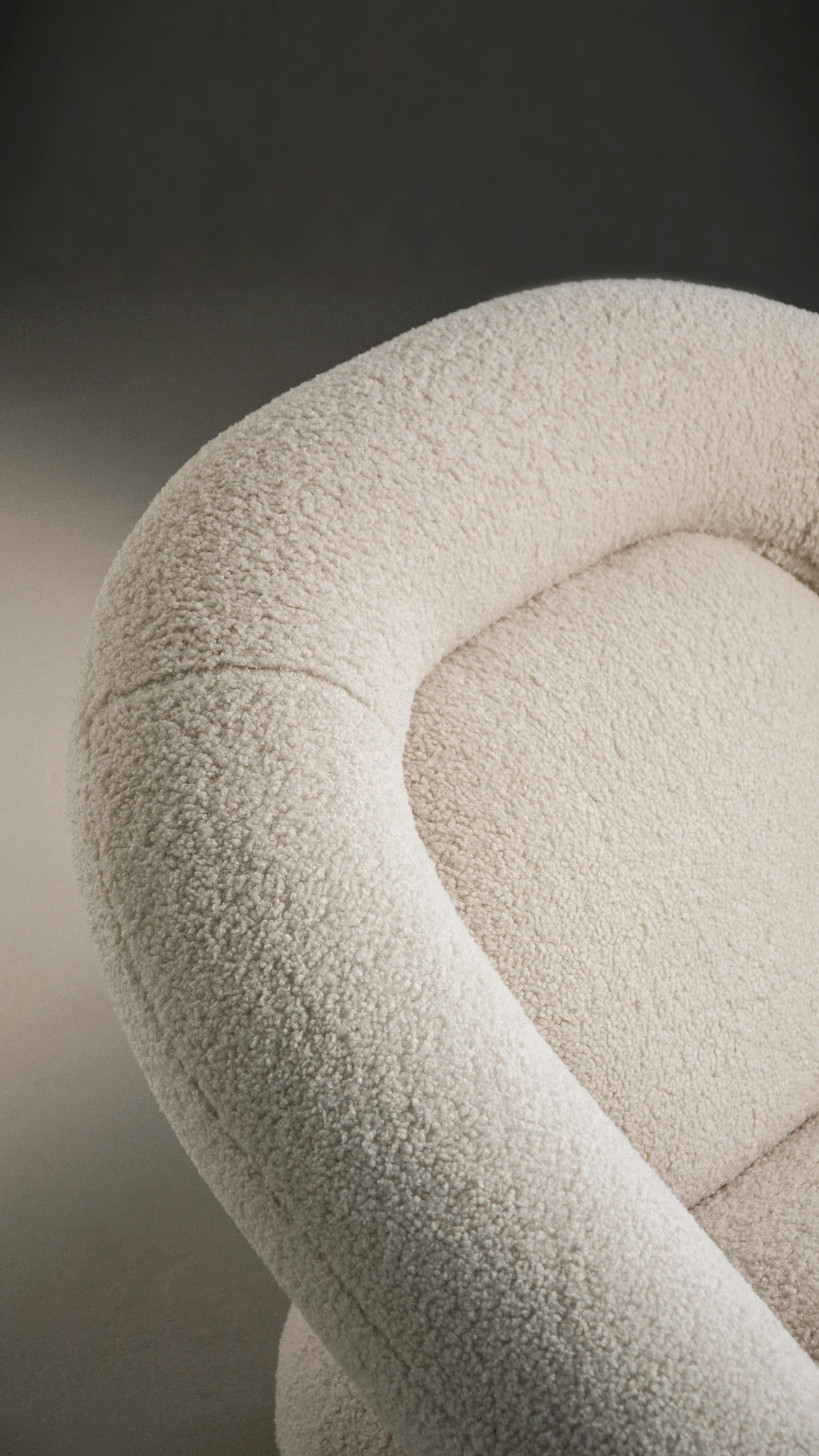 https://a.1stdibscdn.com/armchair-bun-for-sale-picture-8/f_63402/f_406890721721323177110/w_Bun_white_3_master.jpg