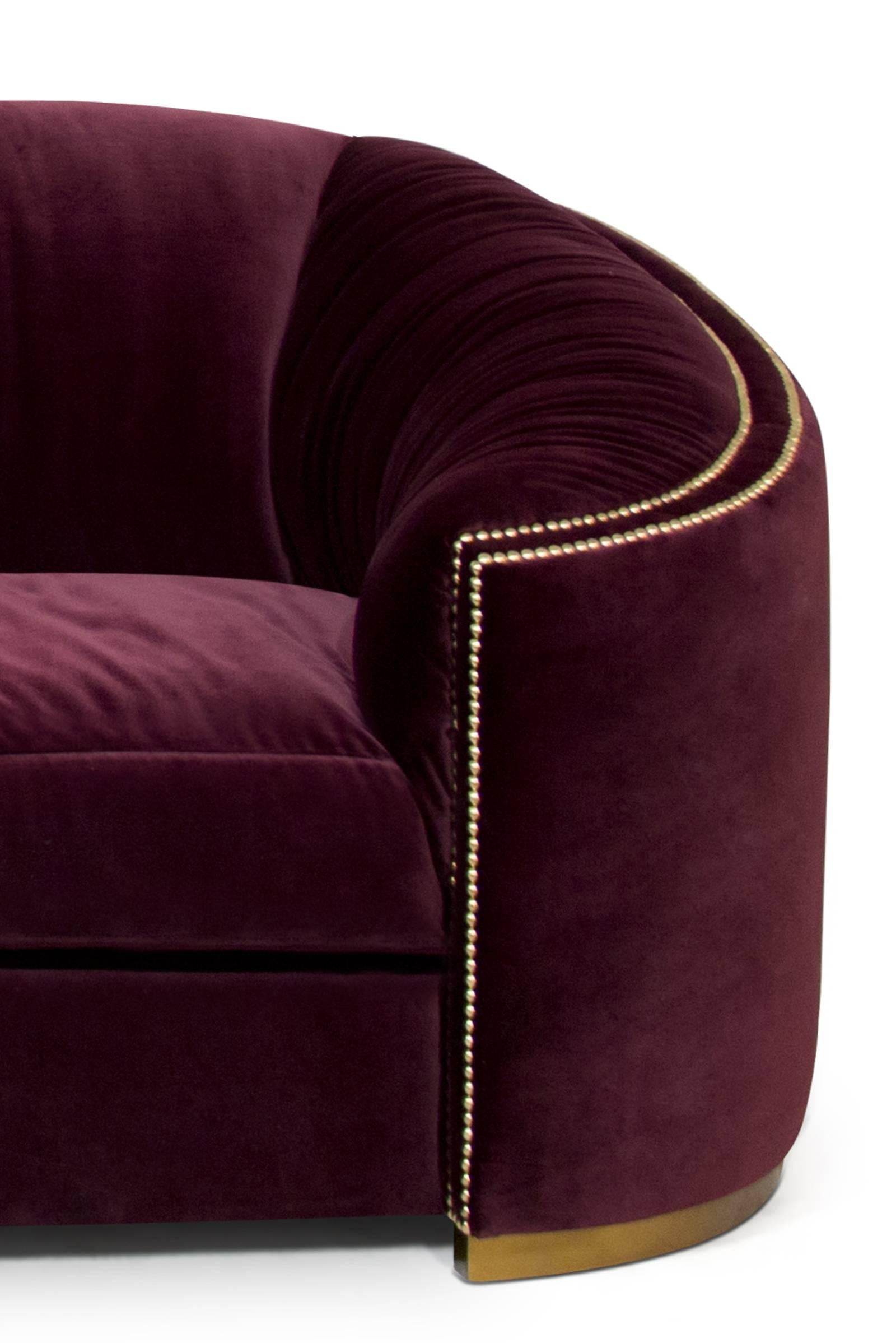 https://a.1stdibscdn.com/archivesE/upload/f_14282/1472297180795/wales_sofa_1_HR_copie_D_master.JPG